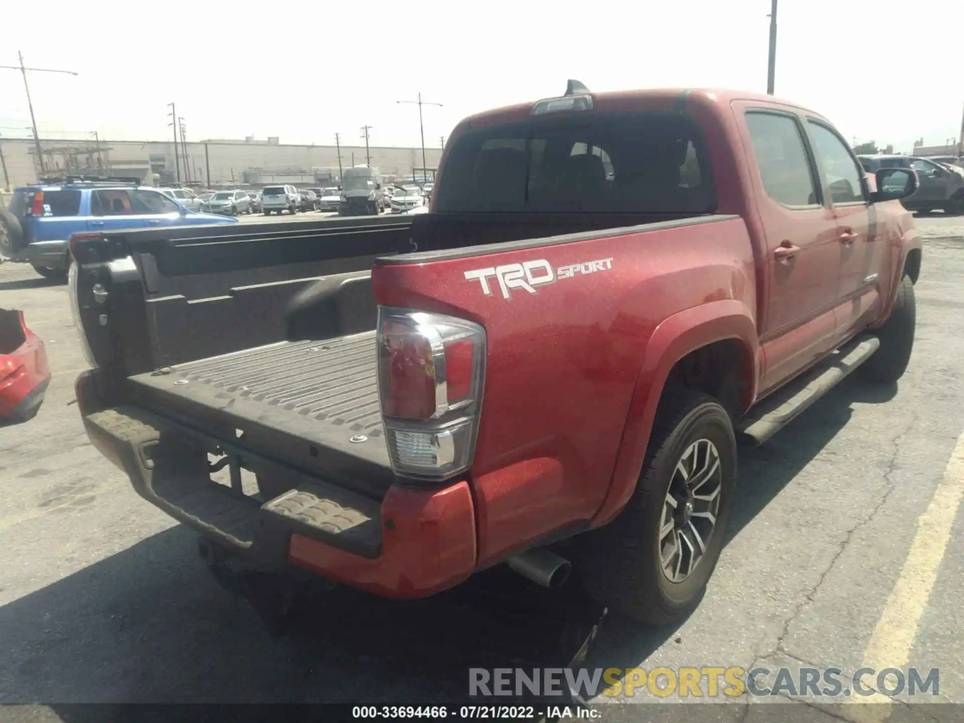 4 Photograph of a damaged car 3TMAZ5CN3LM134291 TOYOTA TACOMA 2WD 2020