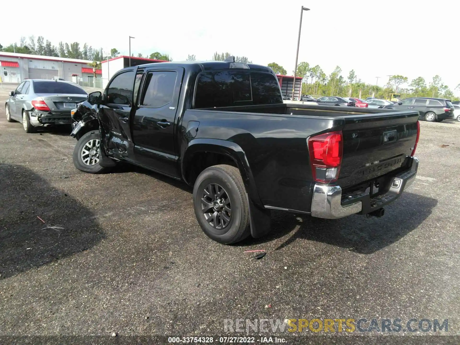 3 Photograph of a damaged car 3TMAZ5CN4LM116124 TOYOTA TACOMA 2WD 2020