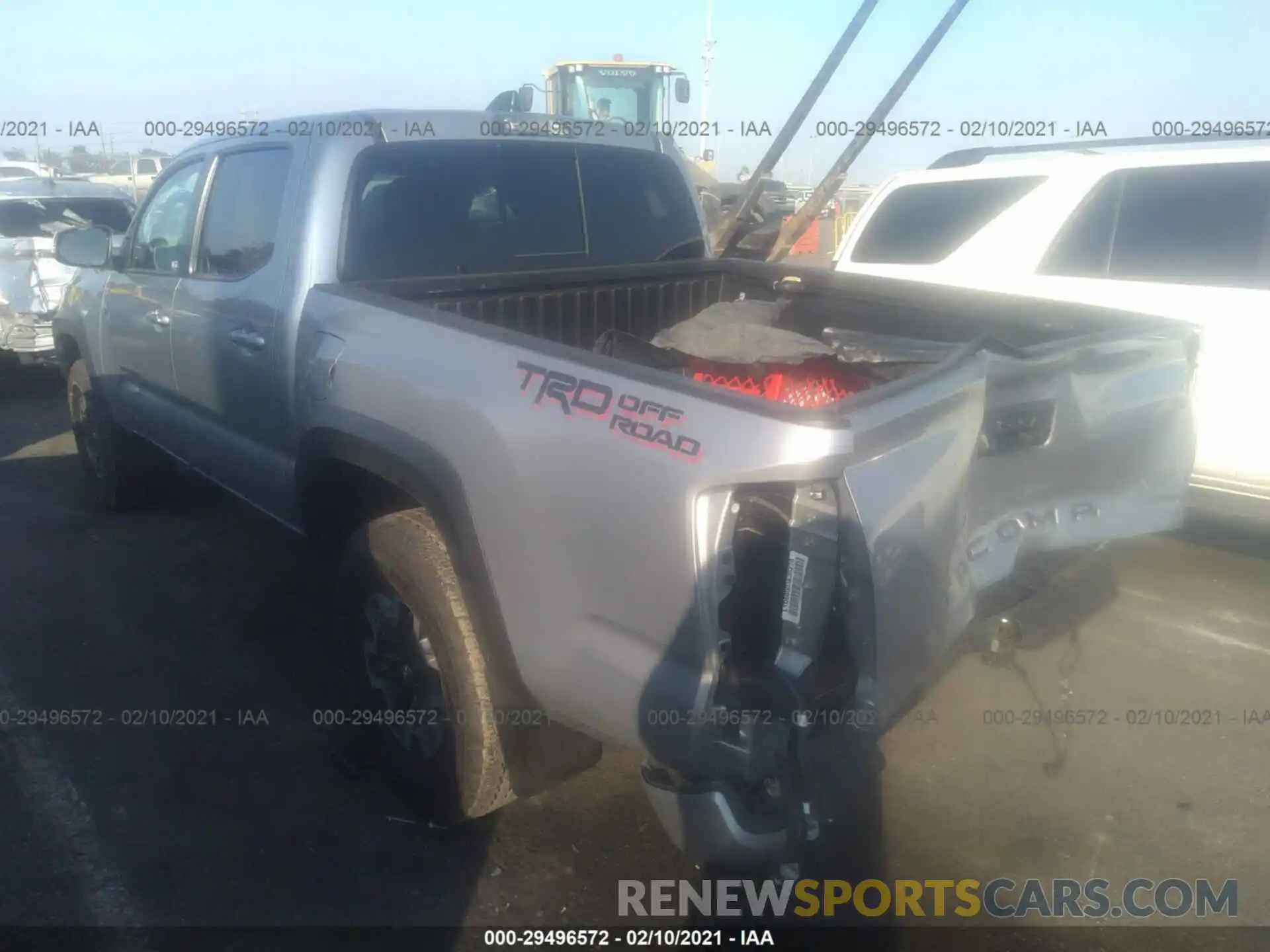 3 Фотография поврежденного автомобиля 3TMAZ5CN4LM118570 TOYOTA TACOMA 2WD 2020