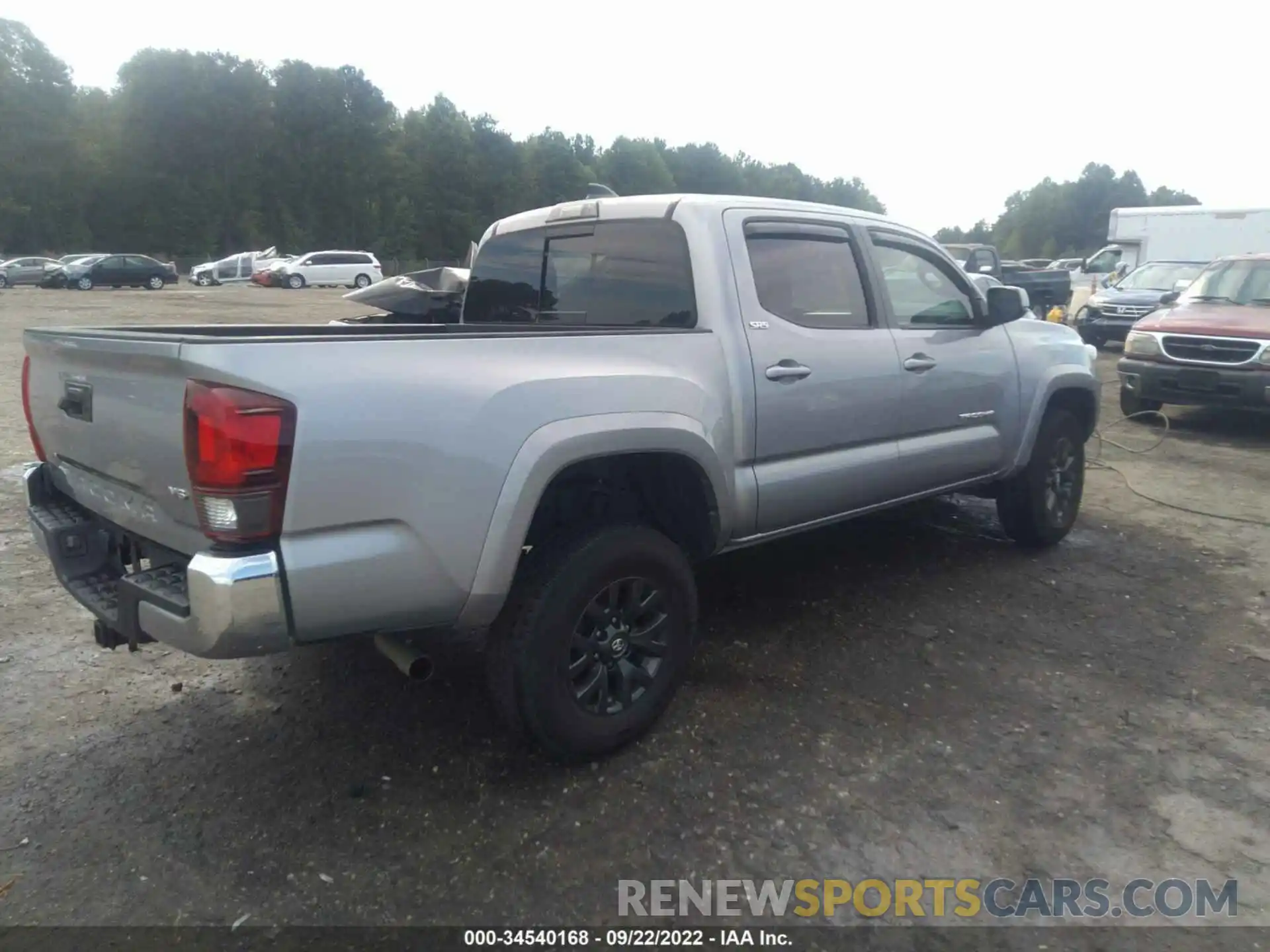 4 Photograph of a damaged car 3TMAZ5CN4LM122800 TOYOTA TACOMA 2WD 2020