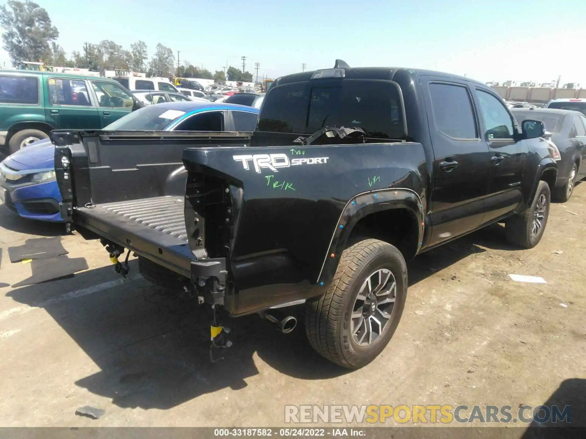 4 Фотография поврежденного автомобиля 3TMAZ5CN4LM124319 TOYOTA TACOMA 2WD 2020