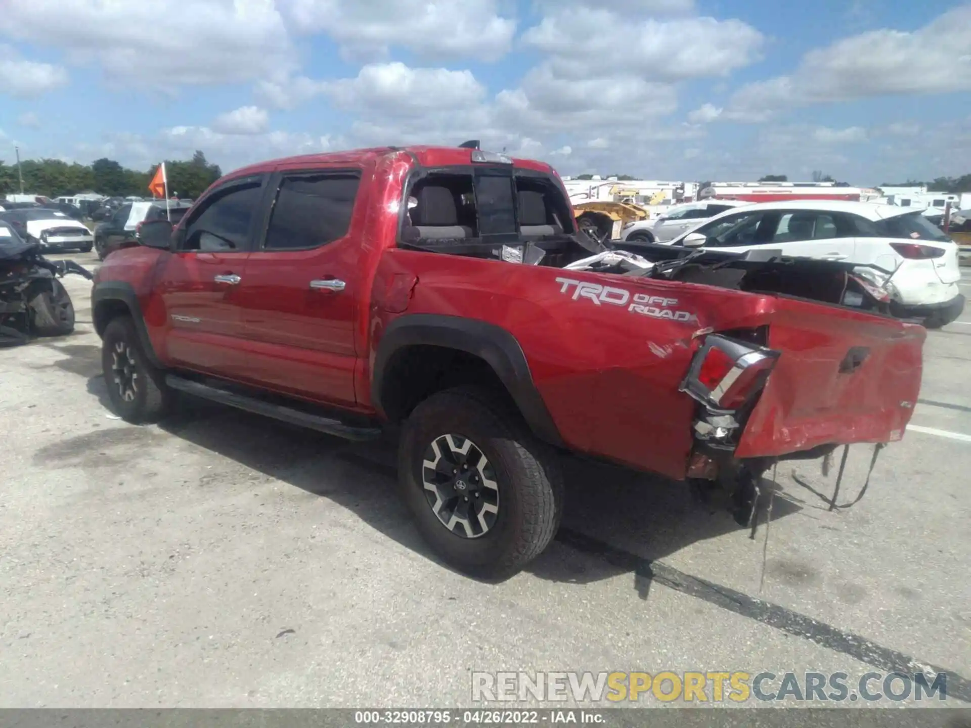 3 Photograph of a damaged car 3TMAZ5CN4LM128791 TOYOTA TACOMA 2WD 2020