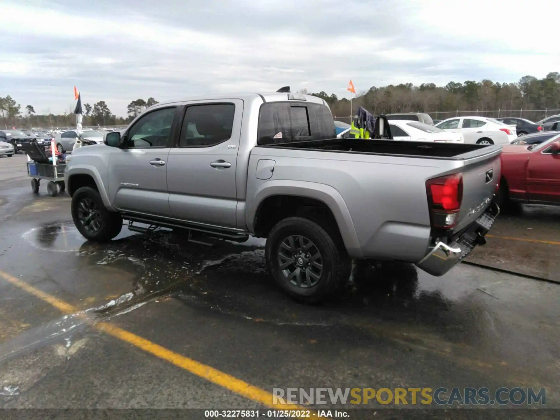 3 Photograph of a damaged car 3TMAZ5CN4LM129732 TOYOTA TACOMA 2WD 2020