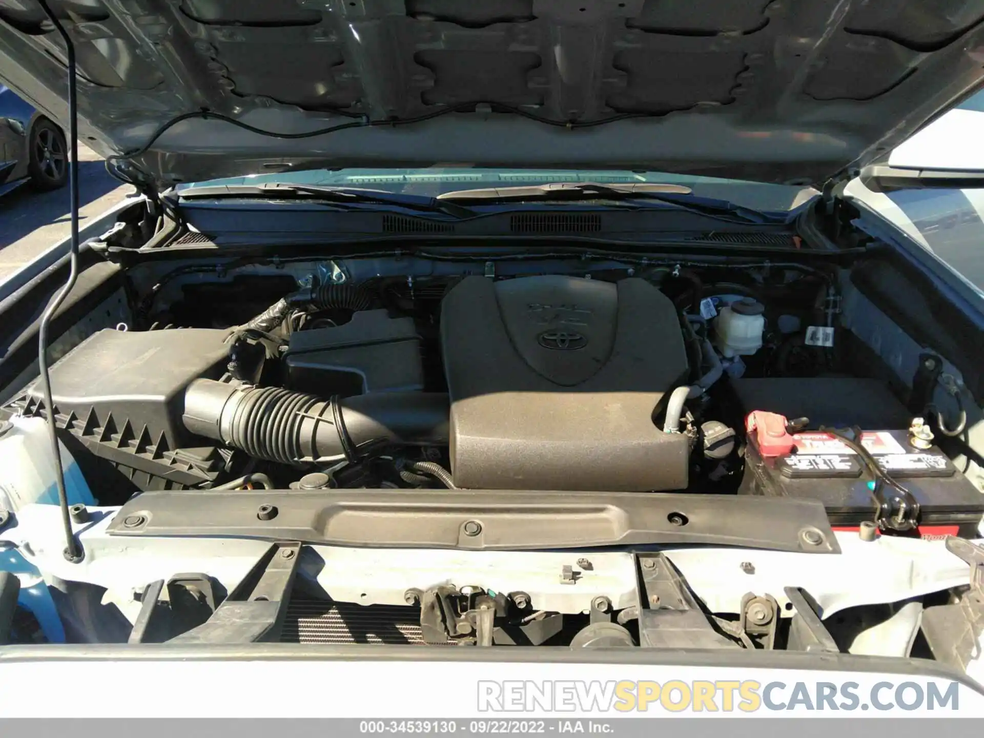 10 Photograph of a damaged car 3TMAZ5CN4LM132775 TOYOTA TACOMA 2WD 2020