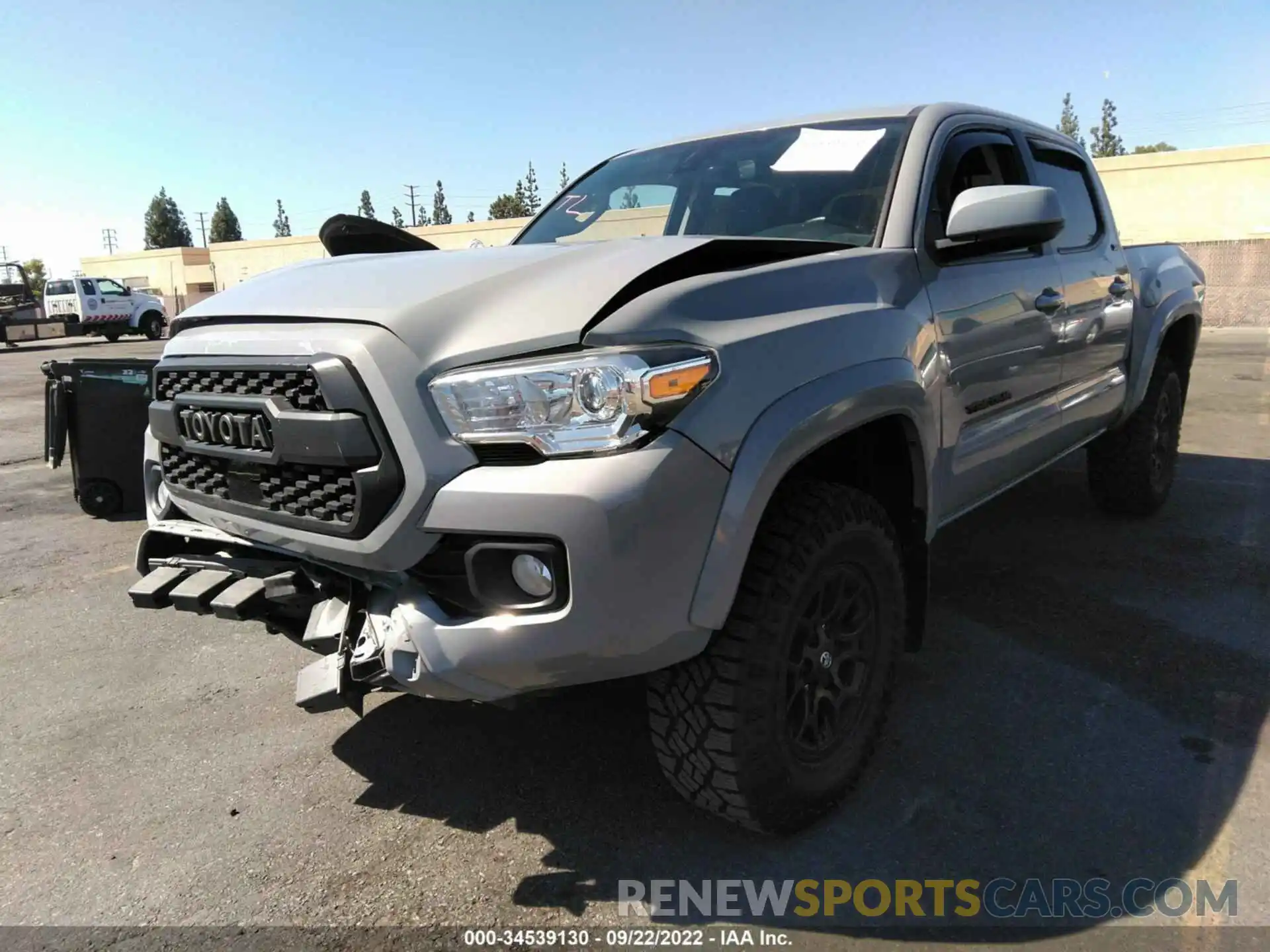 2 Photograph of a damaged car 3TMAZ5CN4LM132775 TOYOTA TACOMA 2WD 2020