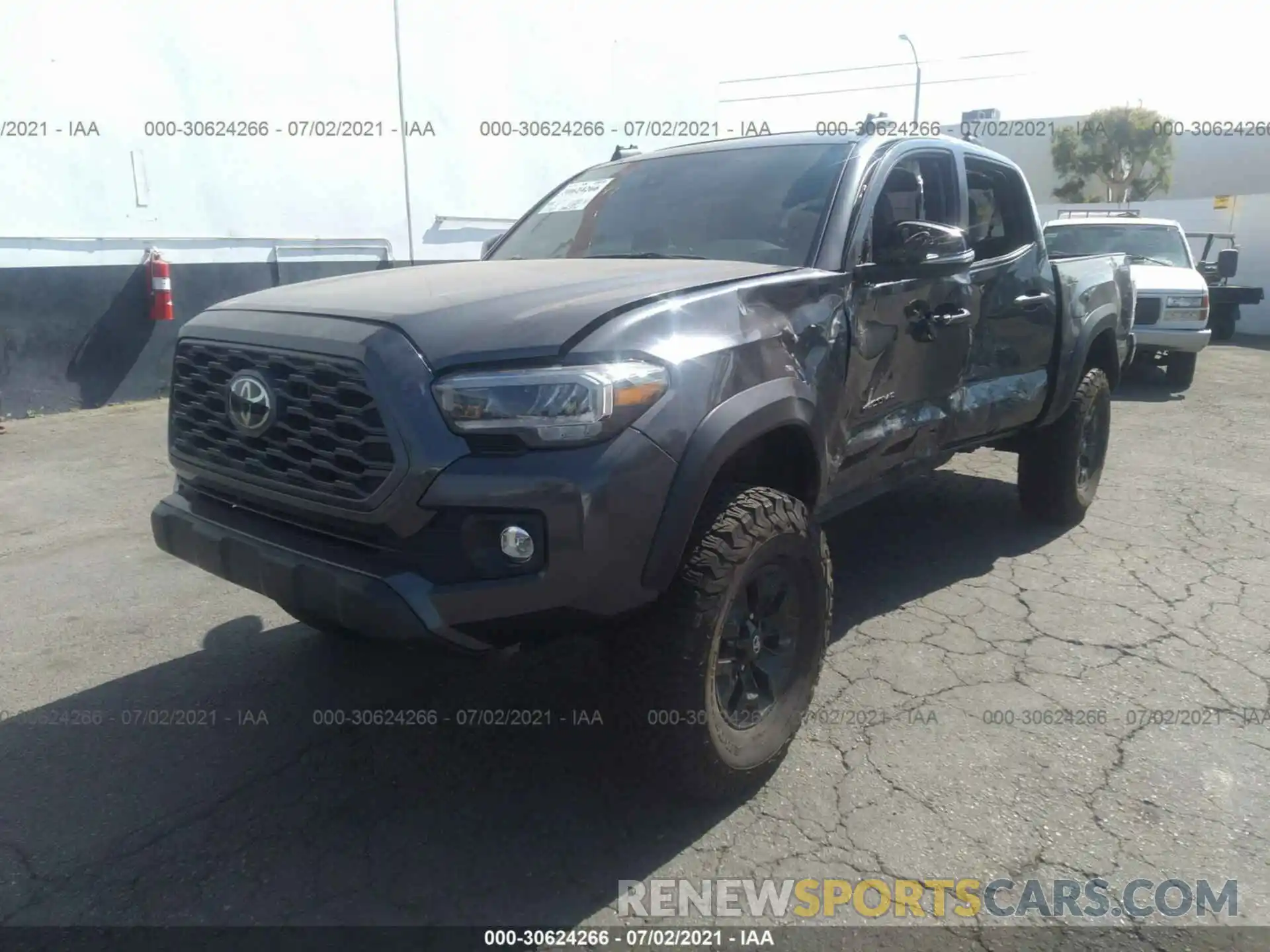 2 Photograph of a damaged car 3TMAZ5CN4LM133098 TOYOTA TACOMA 2WD 2020