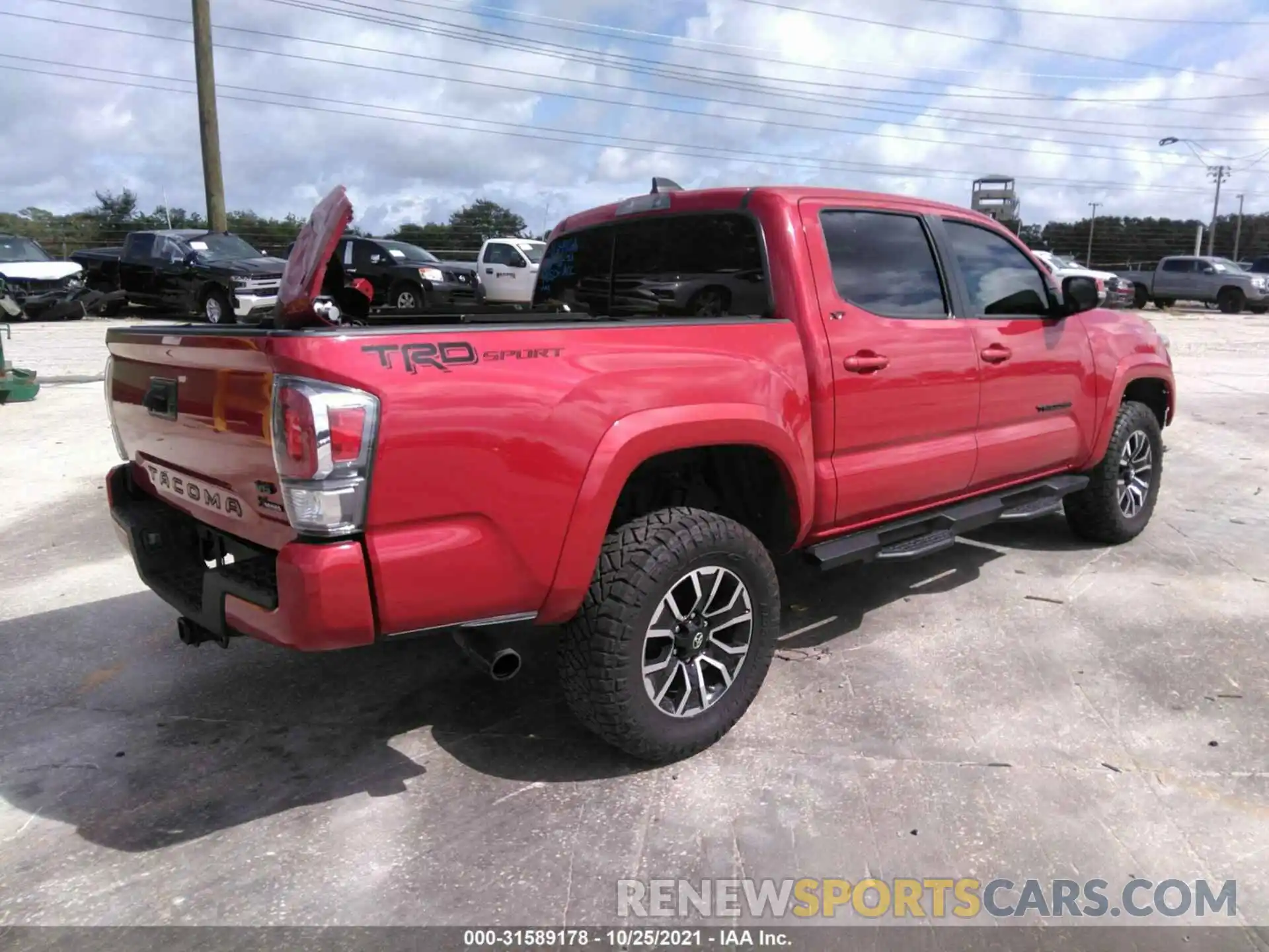 4 Photograph of a damaged car 3TMAZ5CN4LM135045 TOYOTA TACOMA 2WD 2020