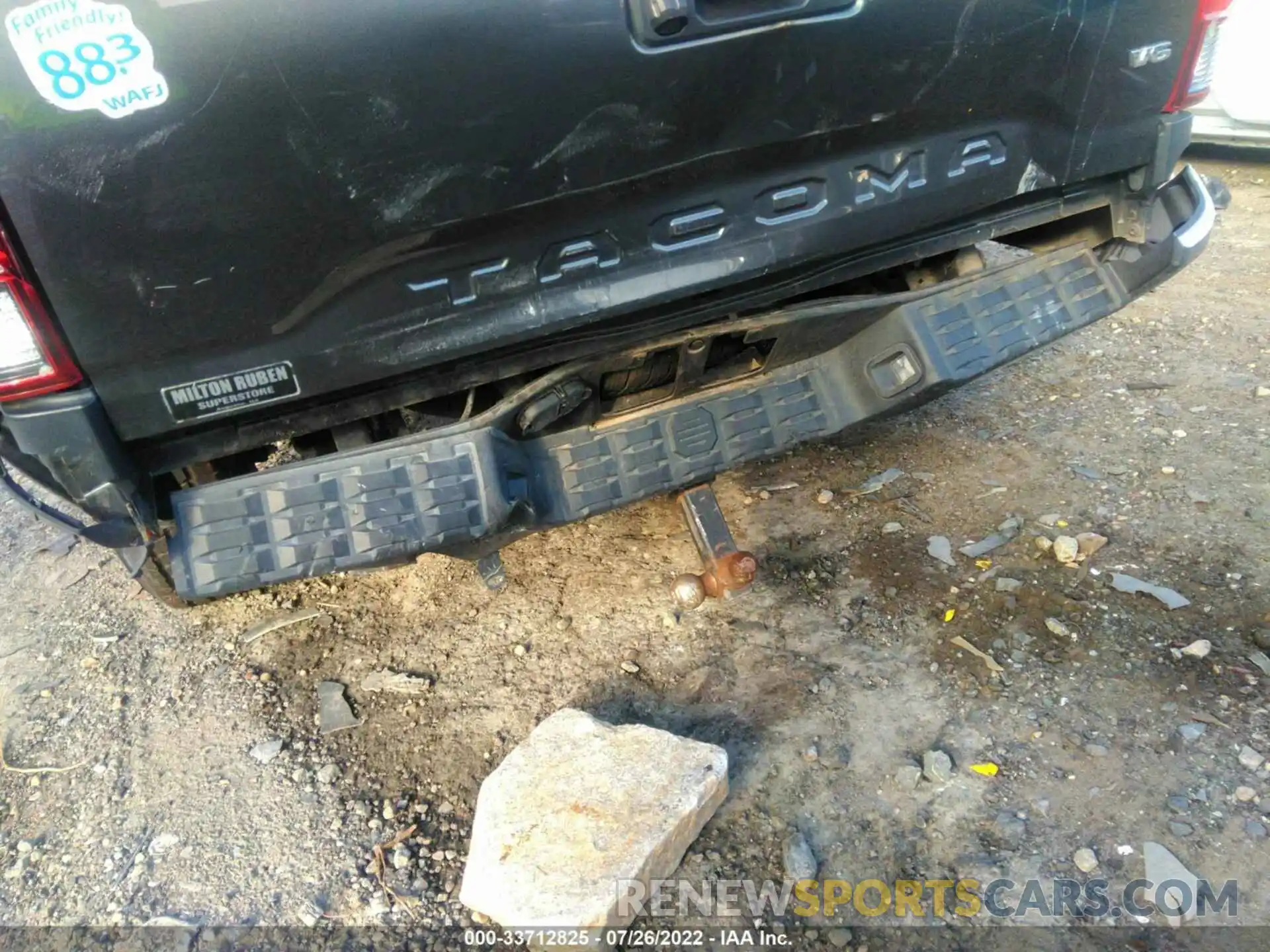 6 Photograph of a damaged car 3TMAZ5CN5LM120358 TOYOTA TACOMA 2WD 2020