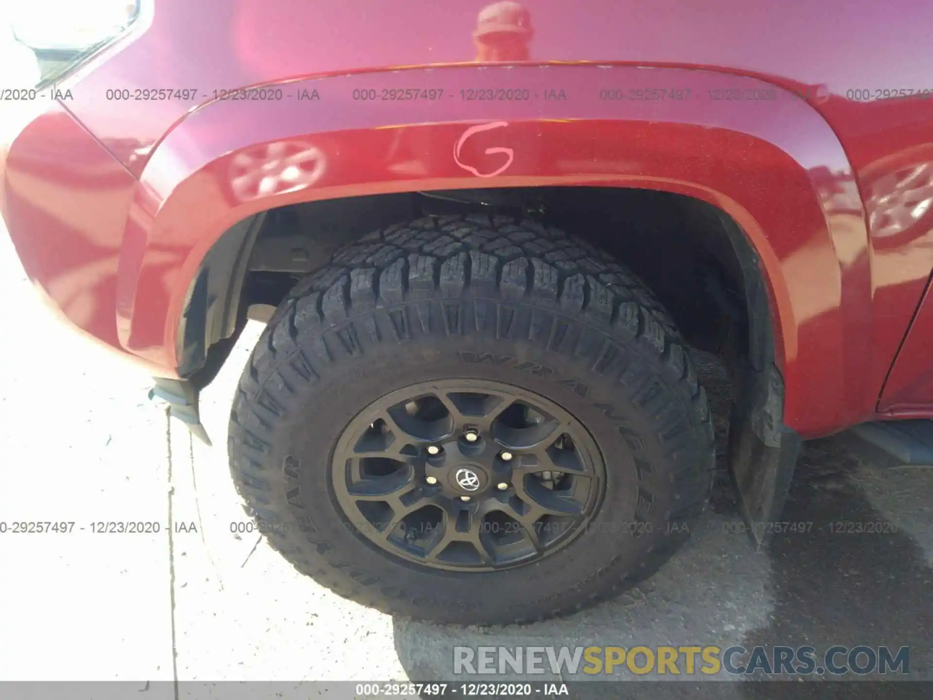 12 Photograph of a damaged car 3TMAZ5CN5LM121364 TOYOTA TACOMA 2WD 2020