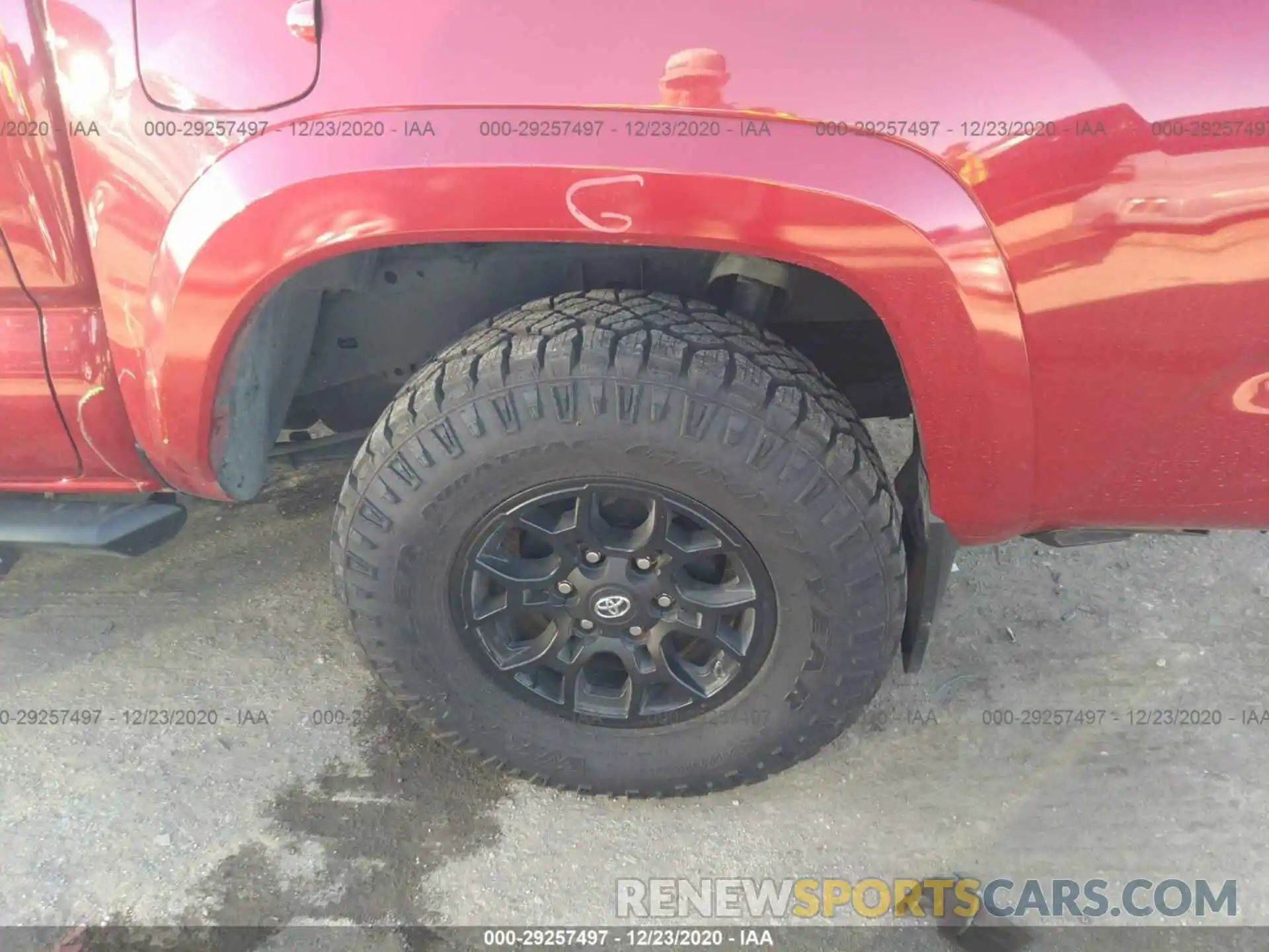 13 Photograph of a damaged car 3TMAZ5CN5LM121364 TOYOTA TACOMA 2WD 2020