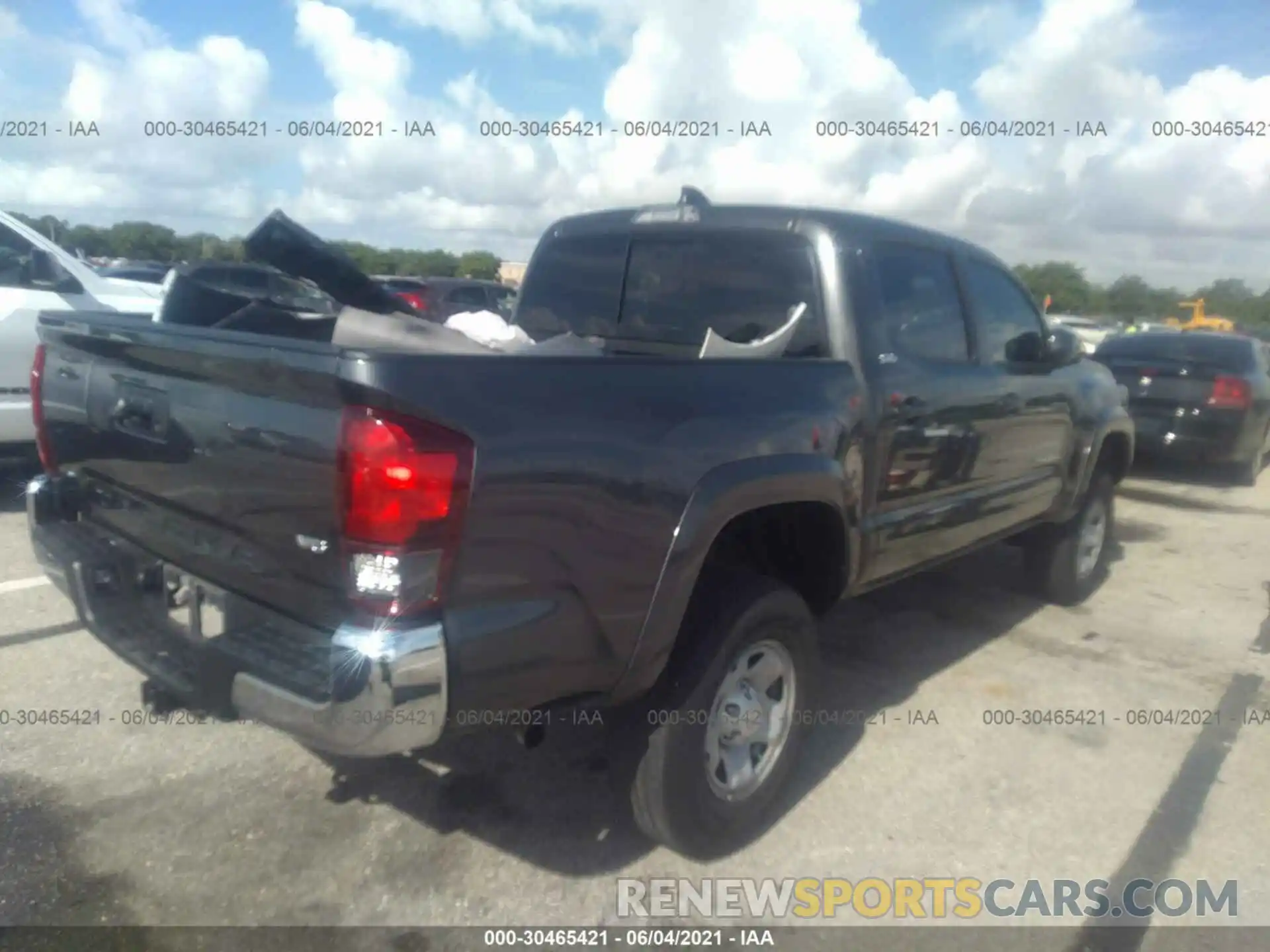 4 Фотография поврежденного автомобиля 3TMAZ5CN5LM122255 TOYOTA TACOMA 2WD 2020