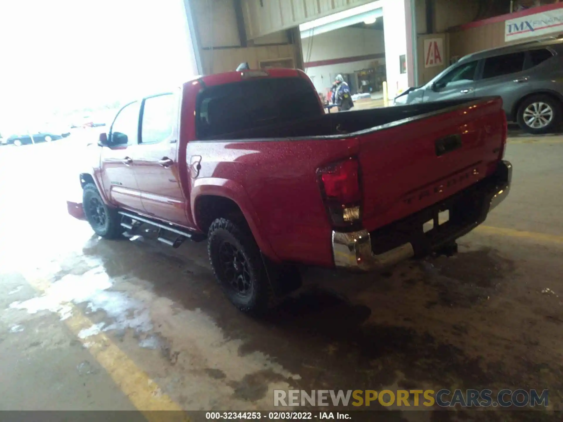 3 Photograph of a damaged car 3TMAZ5CN5LM122529 TOYOTA TACOMA 2WD 2020