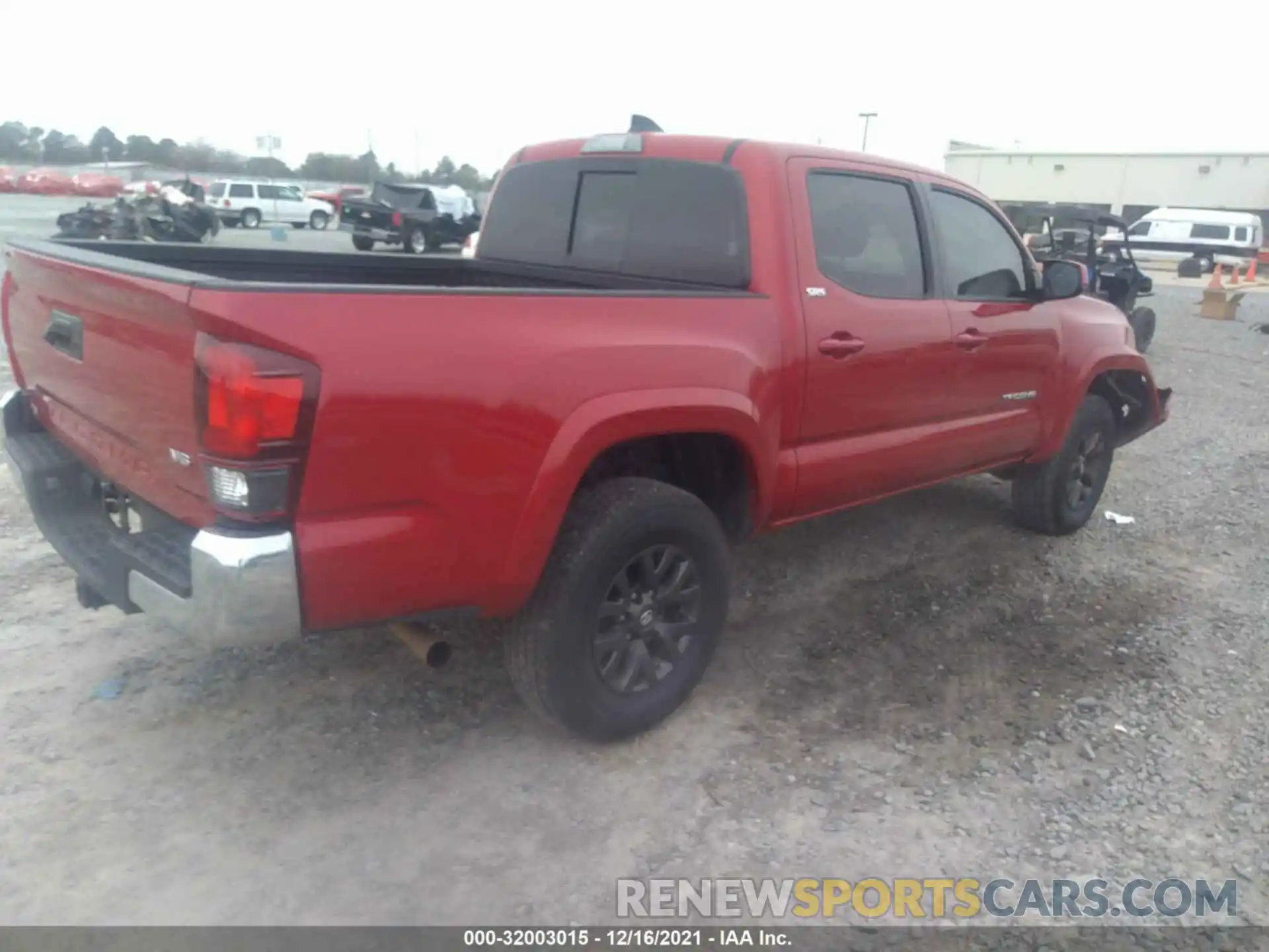 4 Photograph of a damaged car 3TMAZ5CN5LM124829 TOYOTA TACOMA 2WD 2020