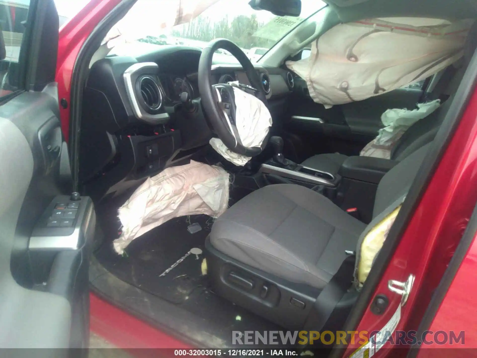 5 Photograph of a damaged car 3TMAZ5CN5LM124829 TOYOTA TACOMA 2WD 2020