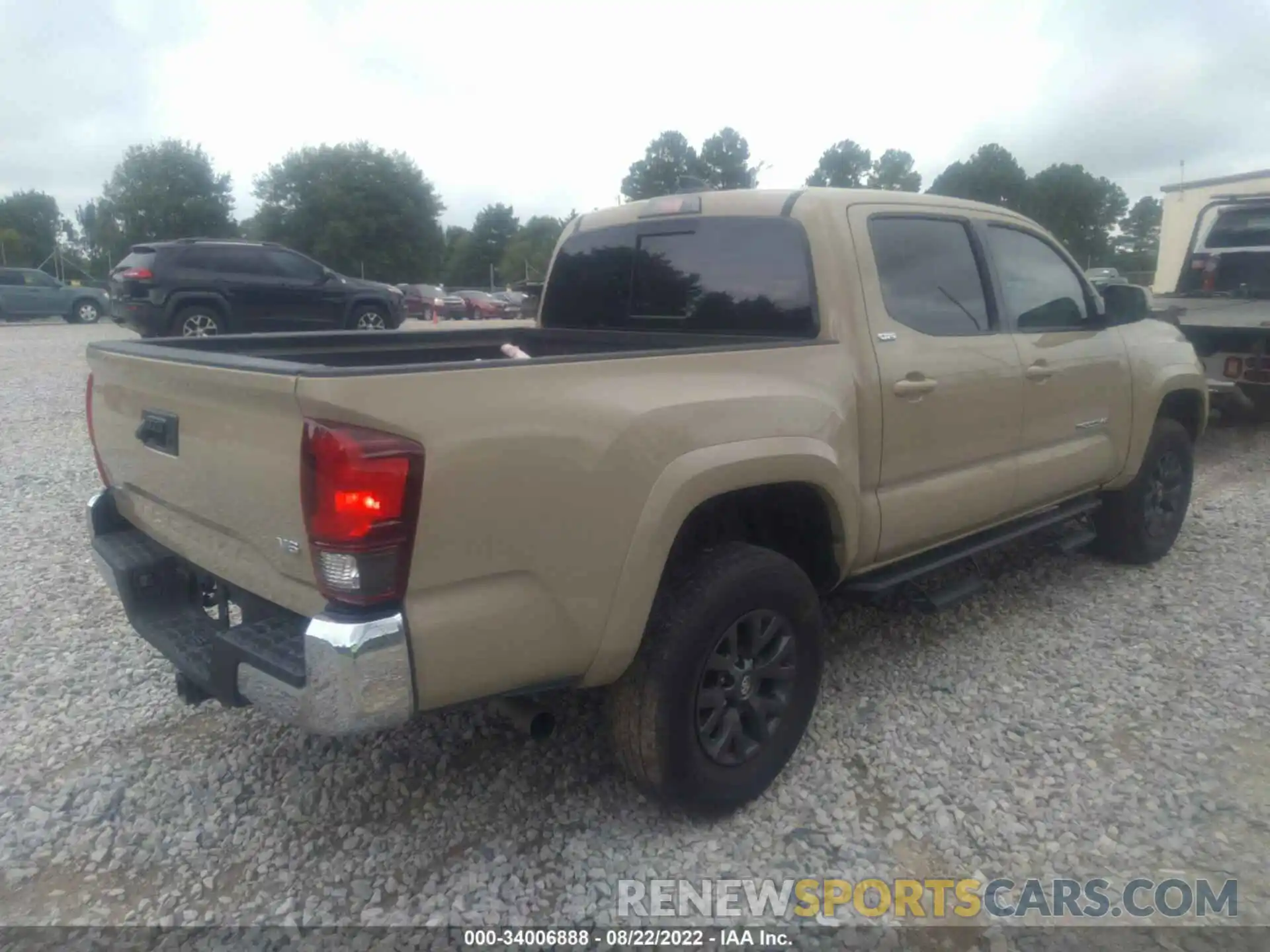 4 Photograph of a damaged car 3TMAZ5CN5LM130744 TOYOTA TACOMA 2WD 2020