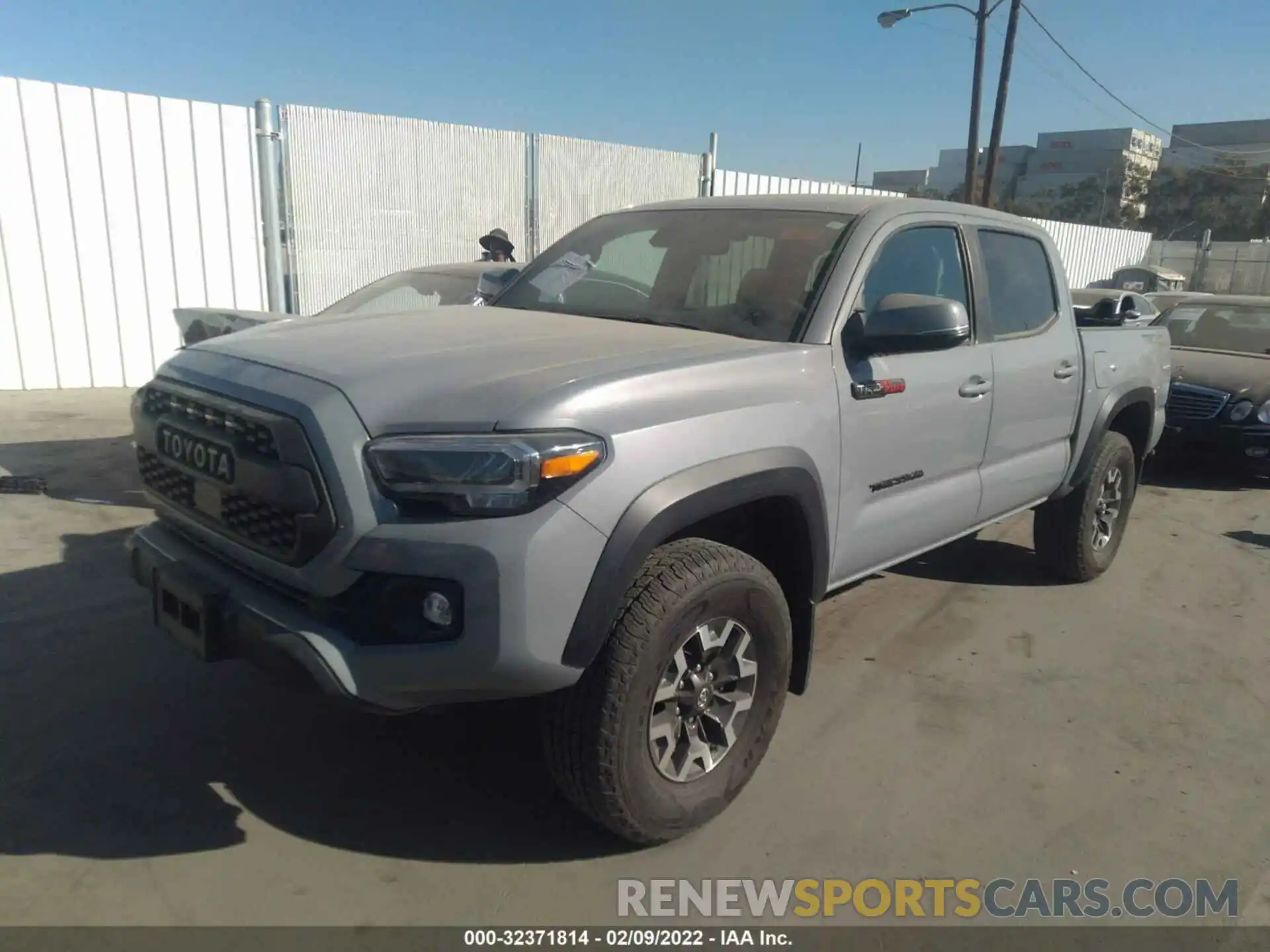 2 Photograph of a damaged car 3TMAZ5CN5LM134700 TOYOTA TACOMA 2WD 2020