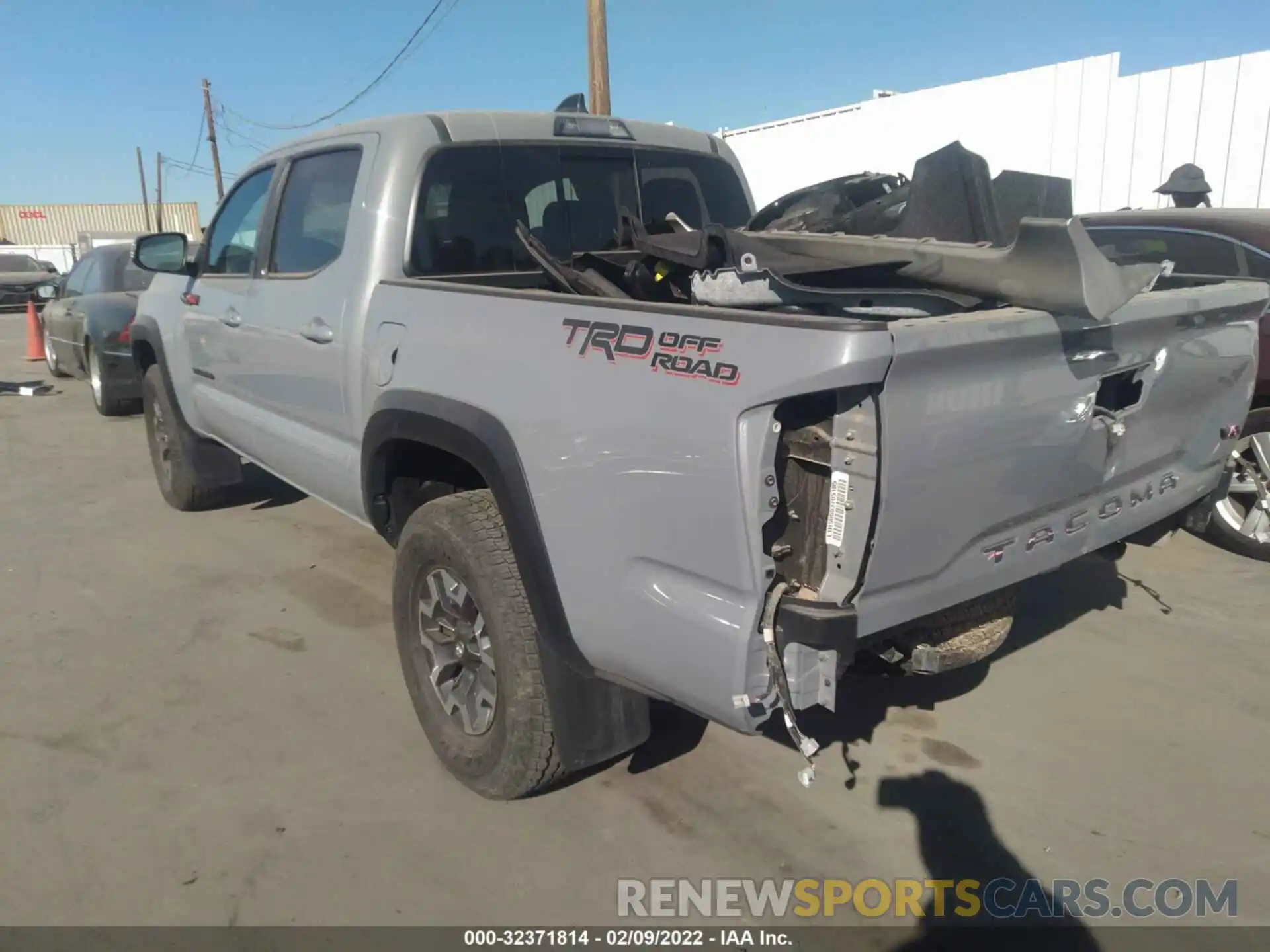 3 Photograph of a damaged car 3TMAZ5CN5LM134700 TOYOTA TACOMA 2WD 2020