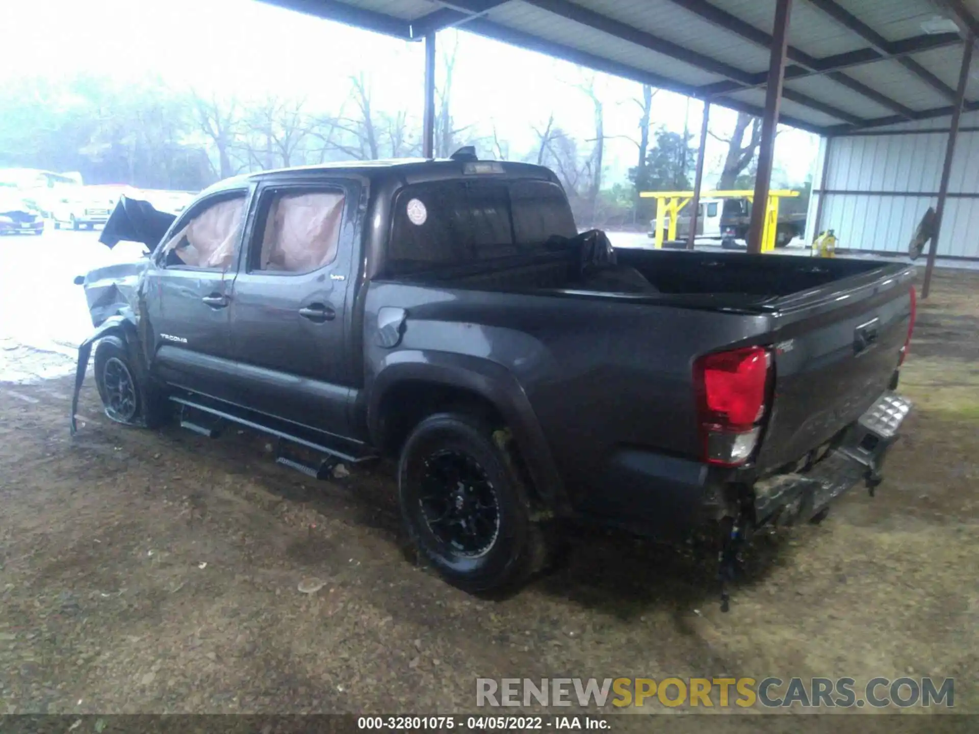 3 Photograph of a damaged car 3TMAZ5CN5LM135085 TOYOTA TACOMA 2WD 2020