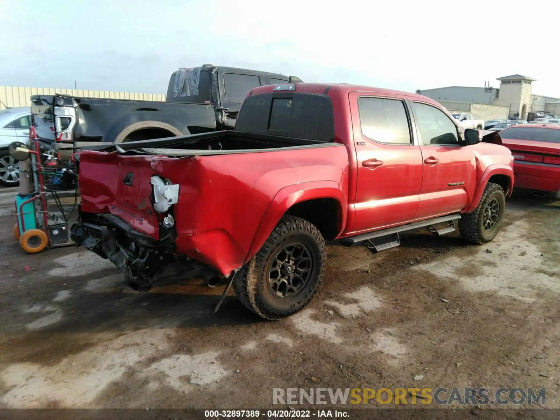 4 Фотография поврежденного автомобиля 3TMAZ5CN5LM139878 TOYOTA TACOMA 2WD 2020