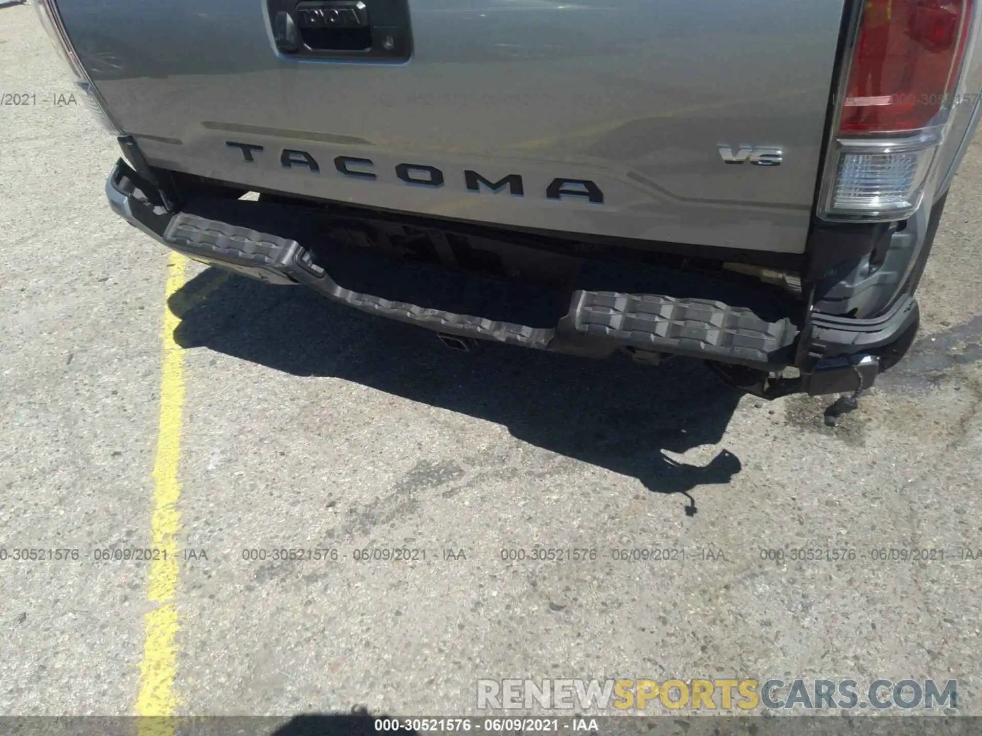 6 Photograph of a damaged car 3TMAZ5CN5LM140044 TOYOTA TACOMA 2WD 2020