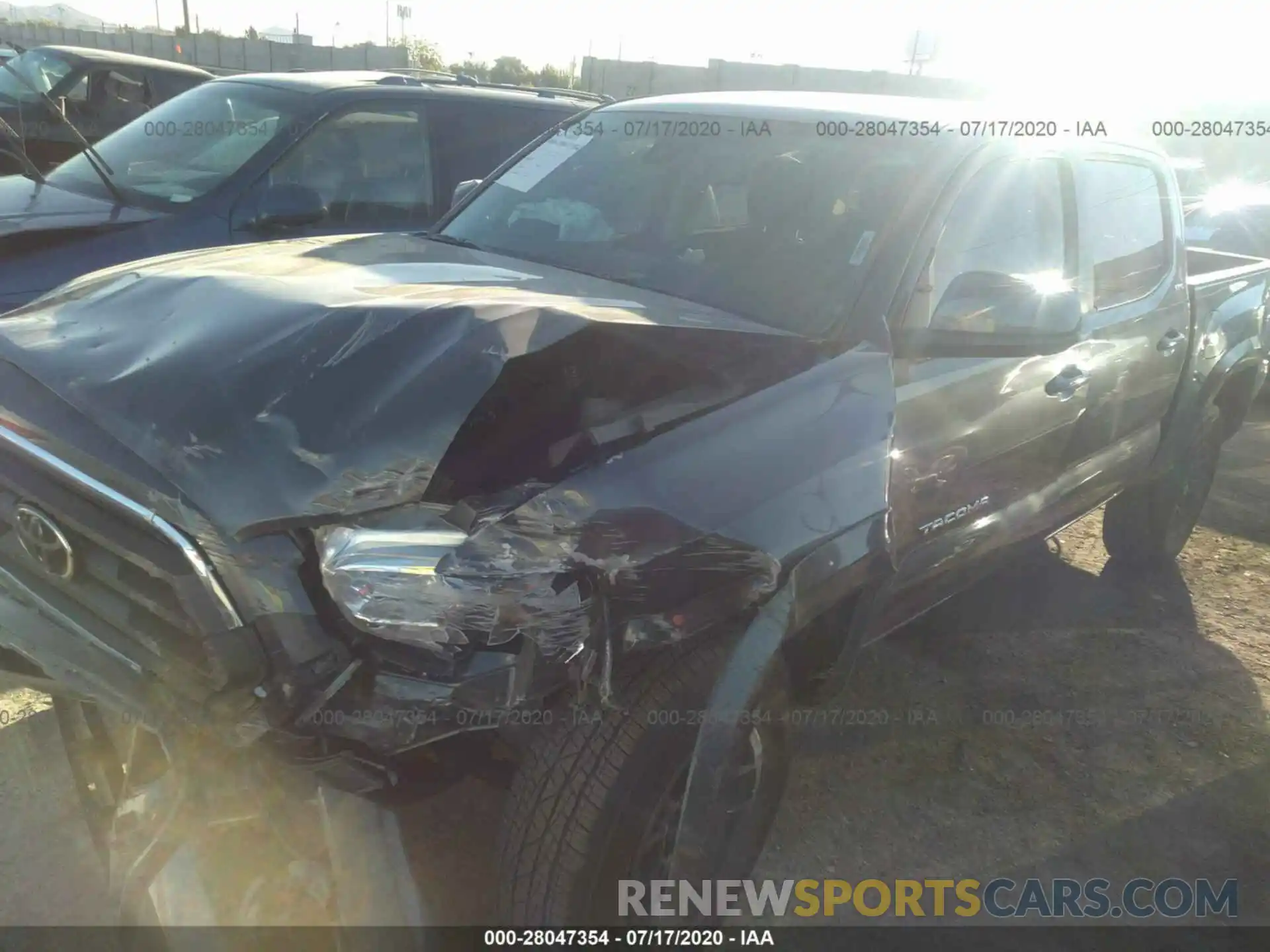 2 Photograph of a damaged car 3TMAZ5CN6LM119624 TOYOTA TACOMA 2WD 2020