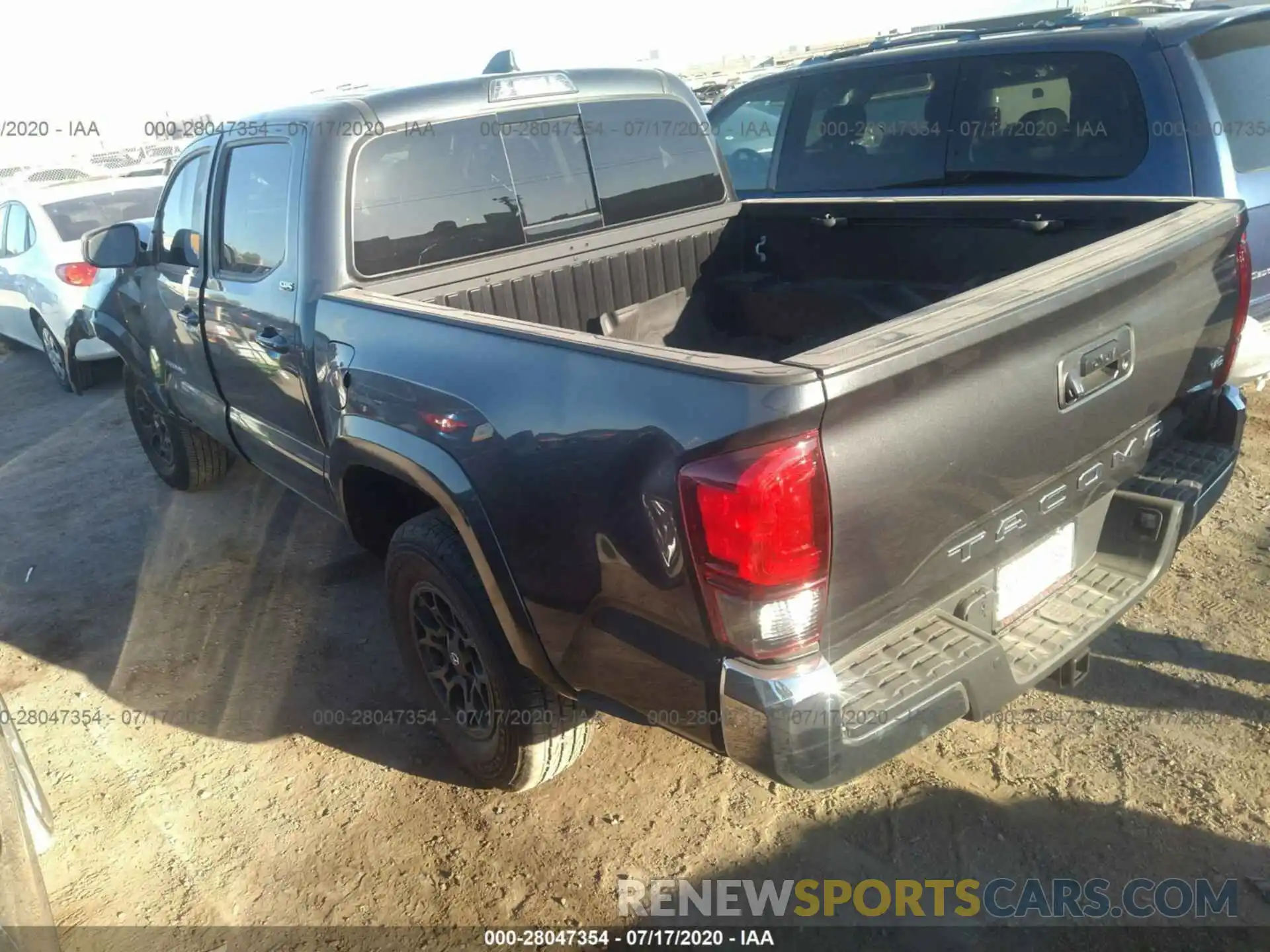 3 Photograph of a damaged car 3TMAZ5CN6LM119624 TOYOTA TACOMA 2WD 2020