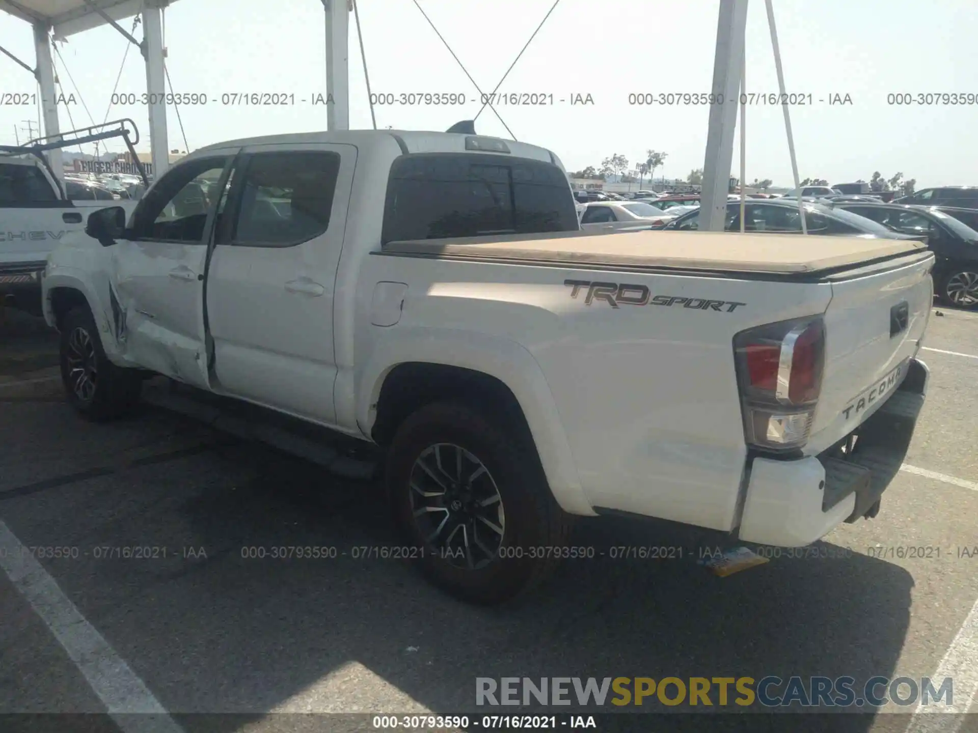 3 Photograph of a damaged car 3TMAZ5CN6LM121759 TOYOTA TACOMA 2WD 2020