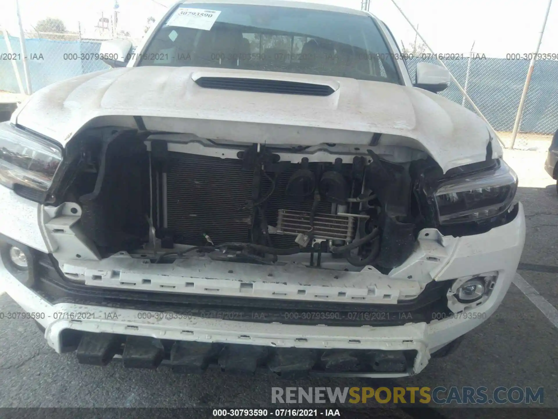 6 Photograph of a damaged car 3TMAZ5CN6LM121759 TOYOTA TACOMA 2WD 2020