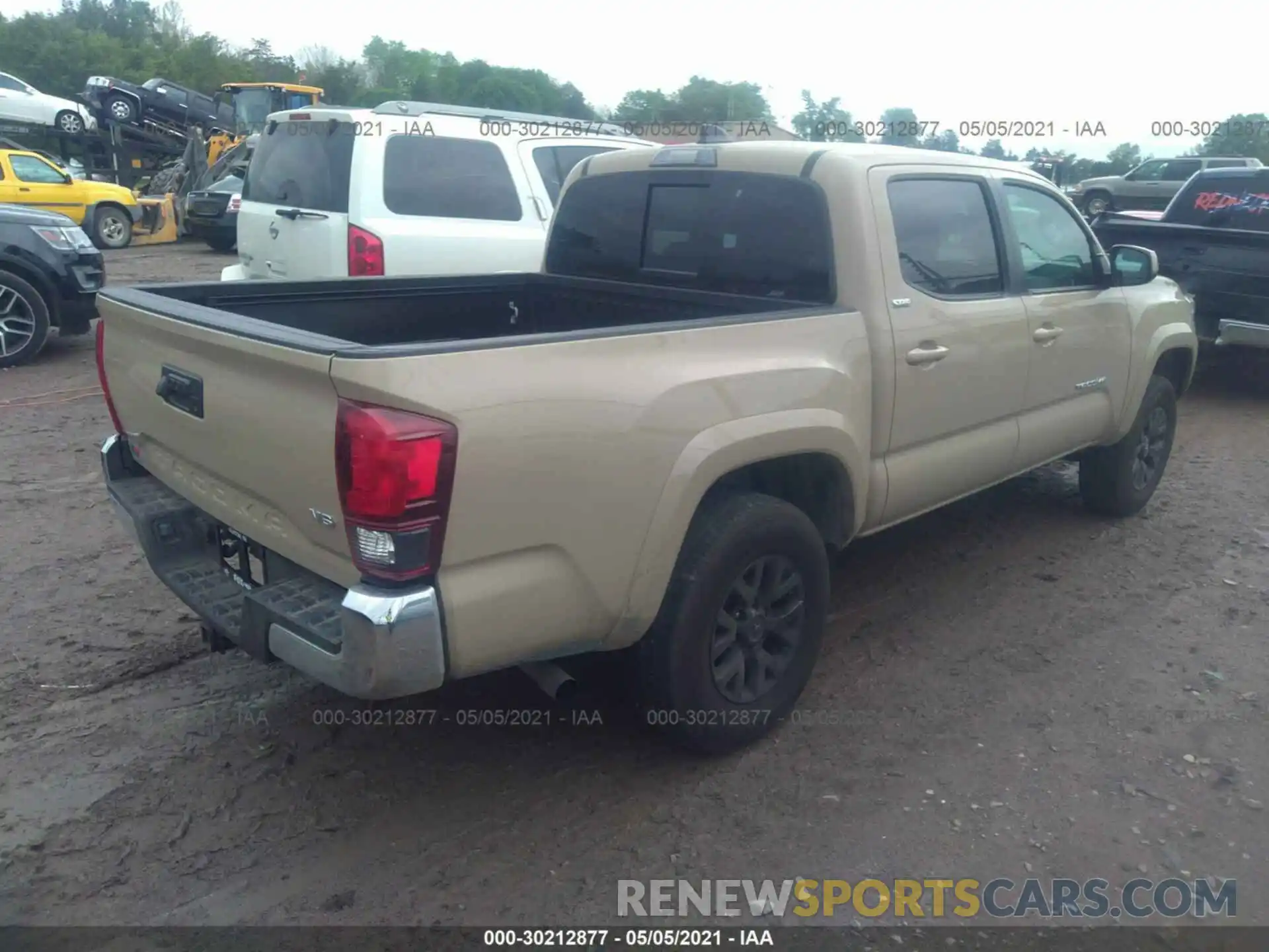 4 Photograph of a damaged car 3TMAZ5CN6LM125178 TOYOTA TACOMA 2WD 2020