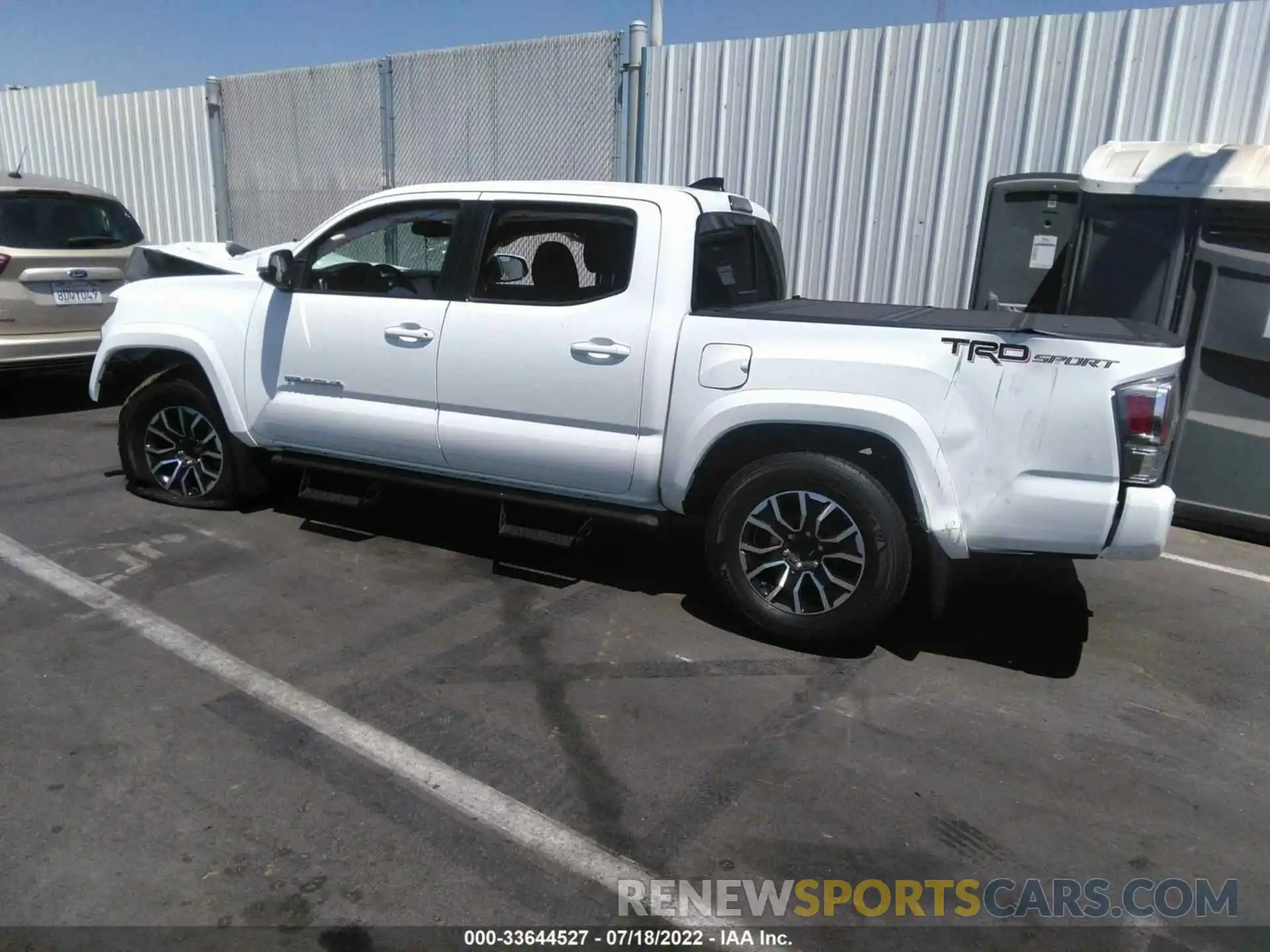 3 Photograph of a damaged car 3TMAZ5CN6LM125469 TOYOTA TACOMA 2WD 2020