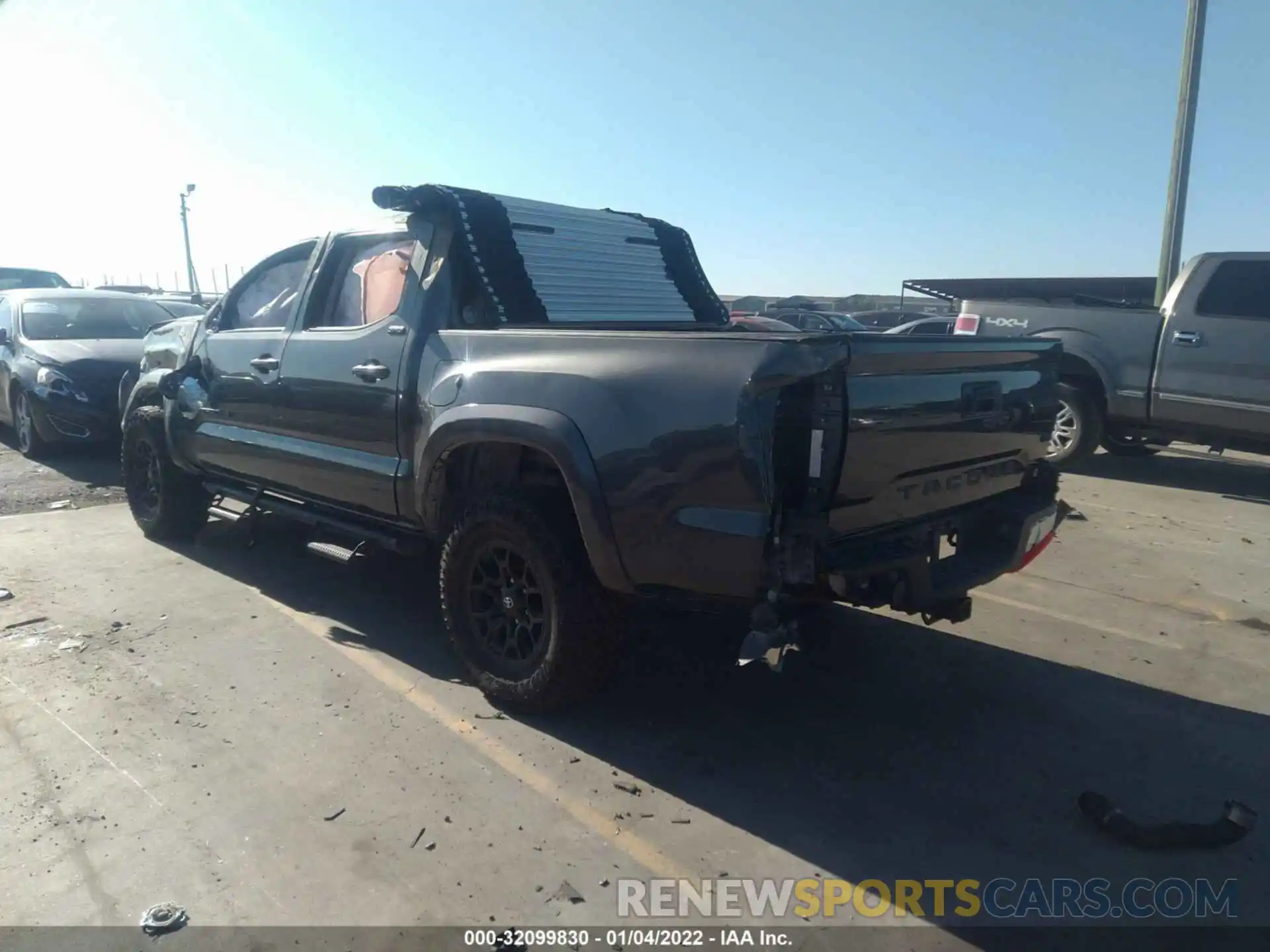 3 Фотография поврежденного автомобиля 3TMAZ5CN6LM127593 TOYOTA TACOMA 2WD 2020