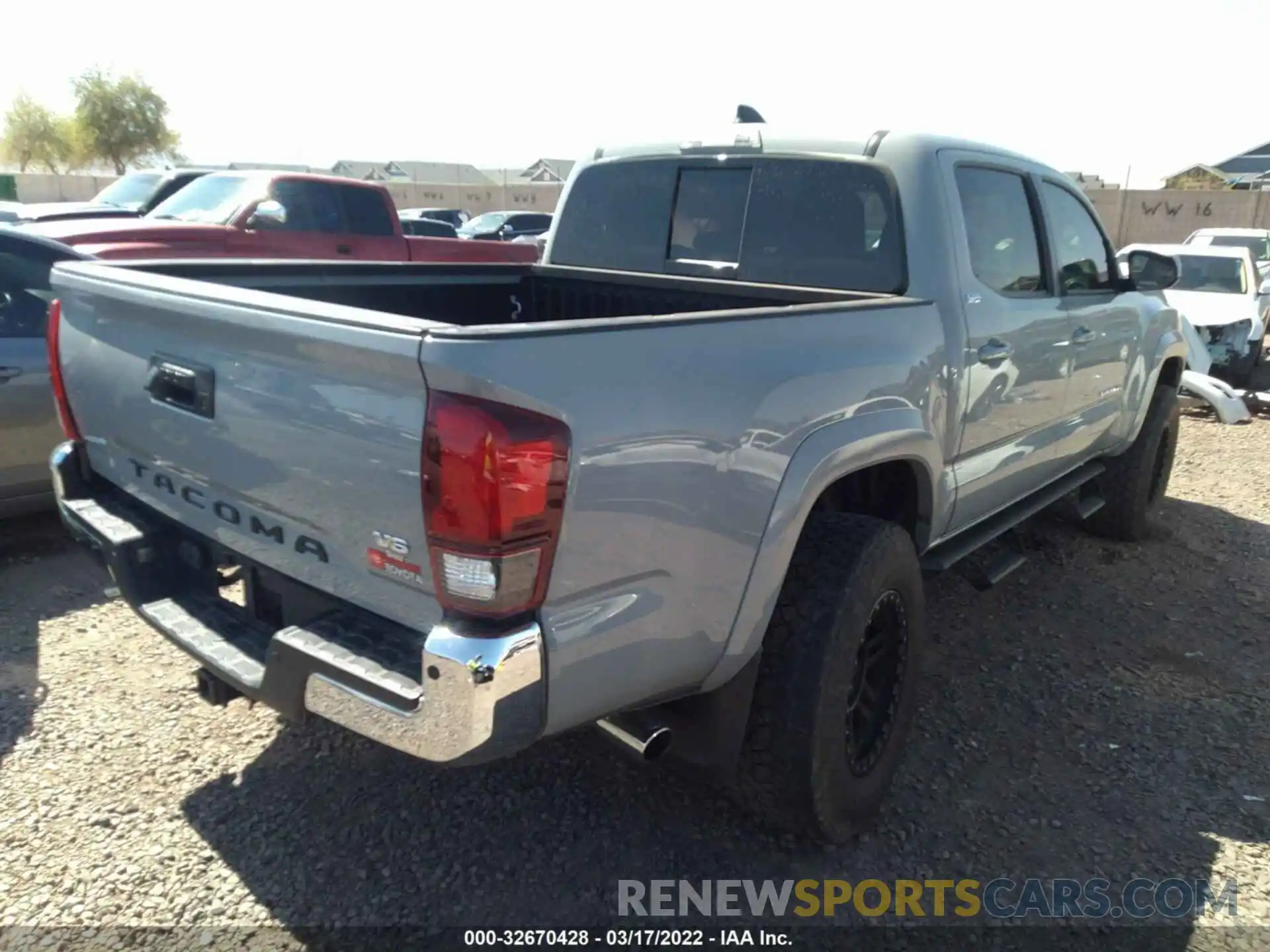 4 Photograph of a damaged car 3TMAZ5CN6LM130347 TOYOTA TACOMA 2WD 2020