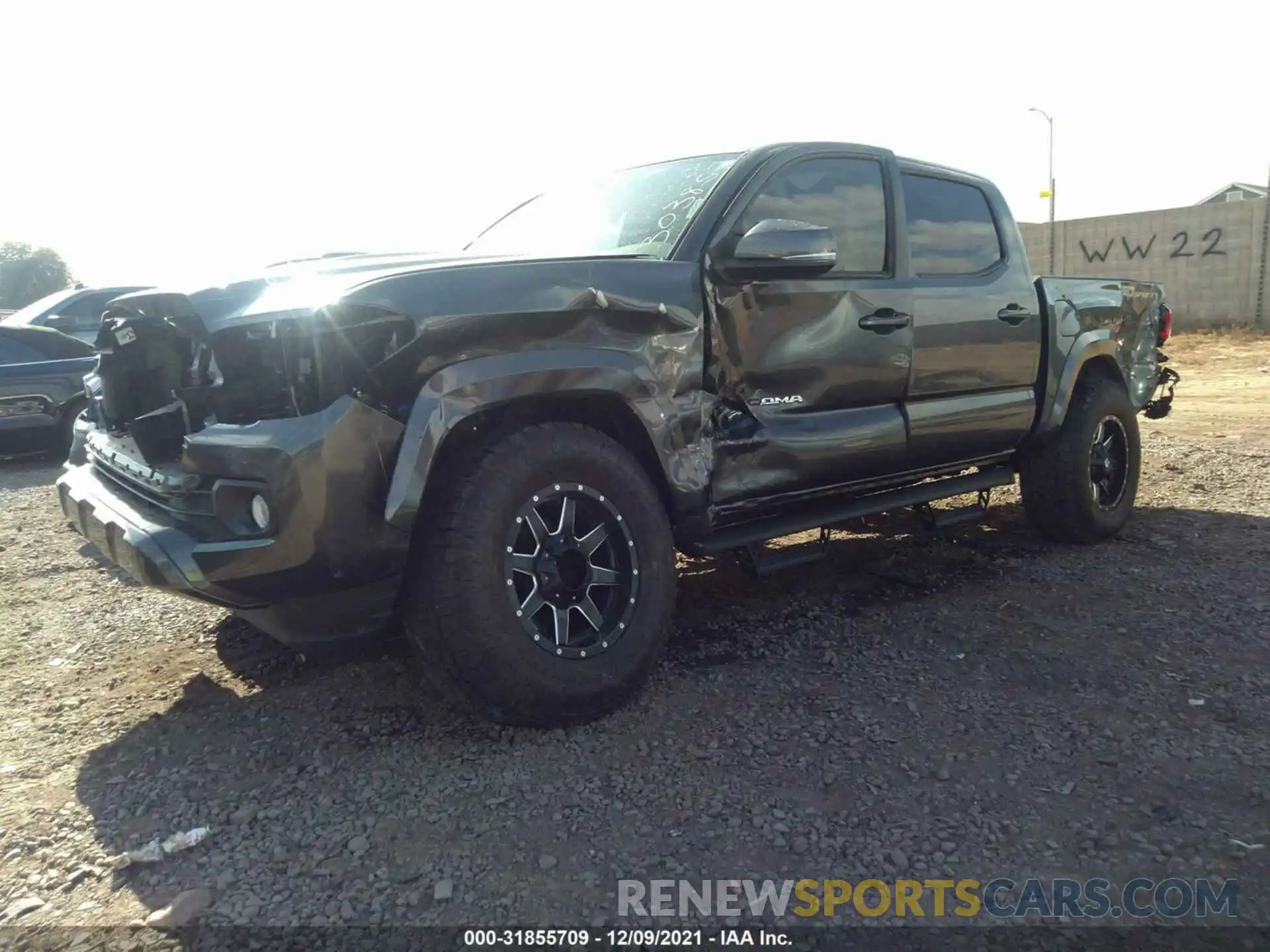 2 Photograph of a damaged car 3TMAZ5CN6LM131580 TOYOTA TACOMA 2WD 2020