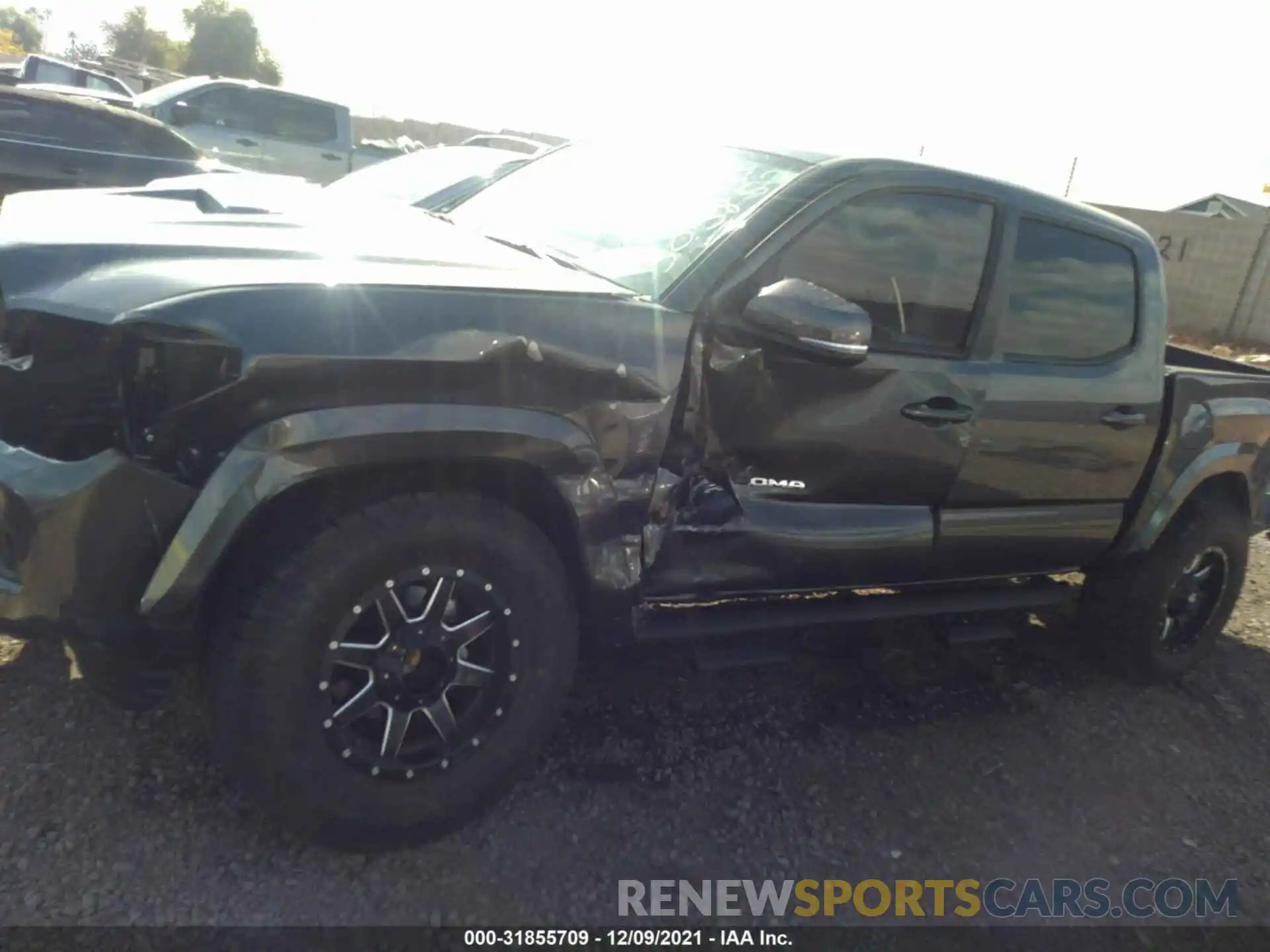 6 Photograph of a damaged car 3TMAZ5CN6LM131580 TOYOTA TACOMA 2WD 2020