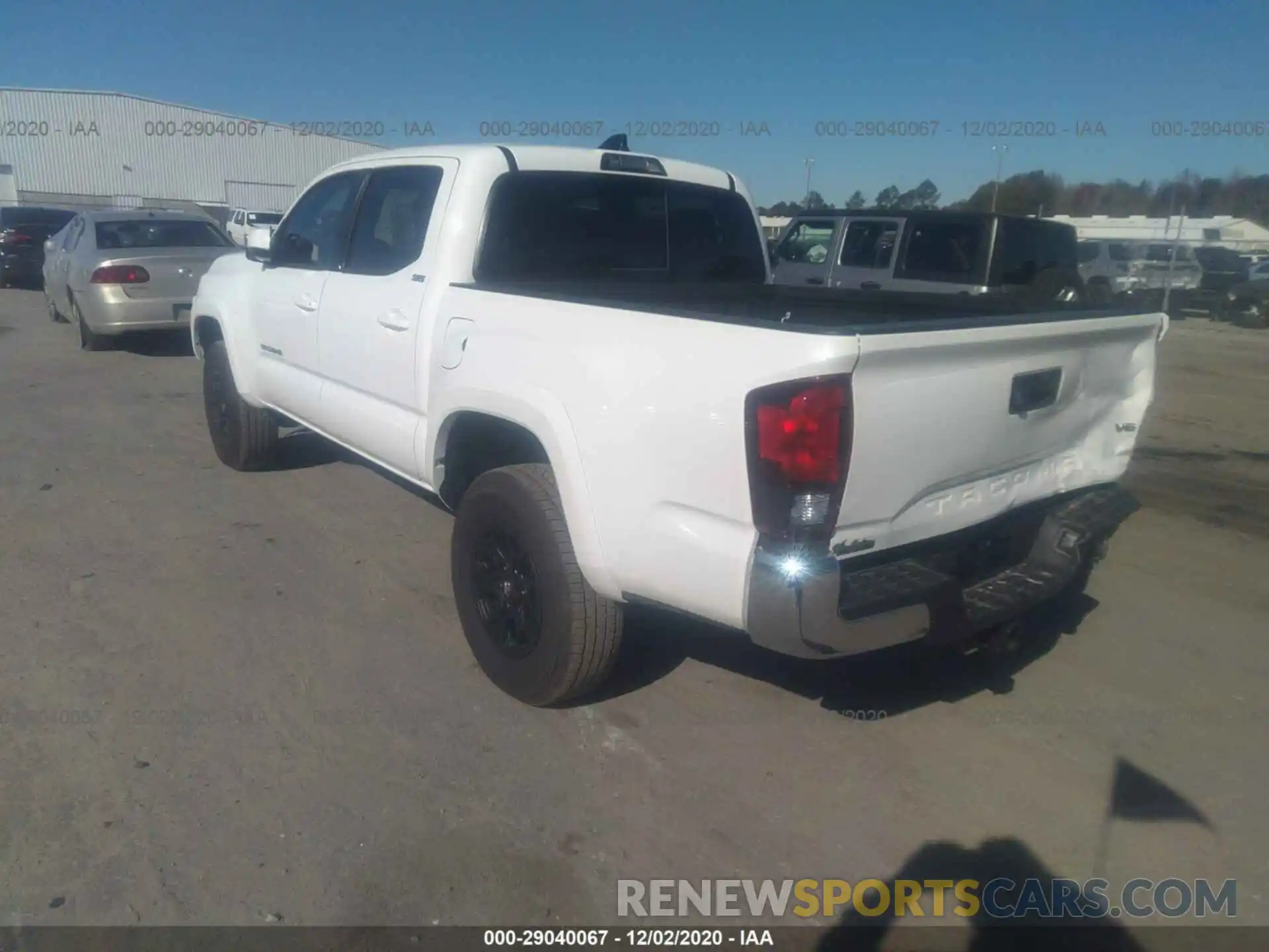 3 Фотография поврежденного автомобиля 3TMAZ5CN6LM134897 TOYOTA TACOMA 2WD 2020