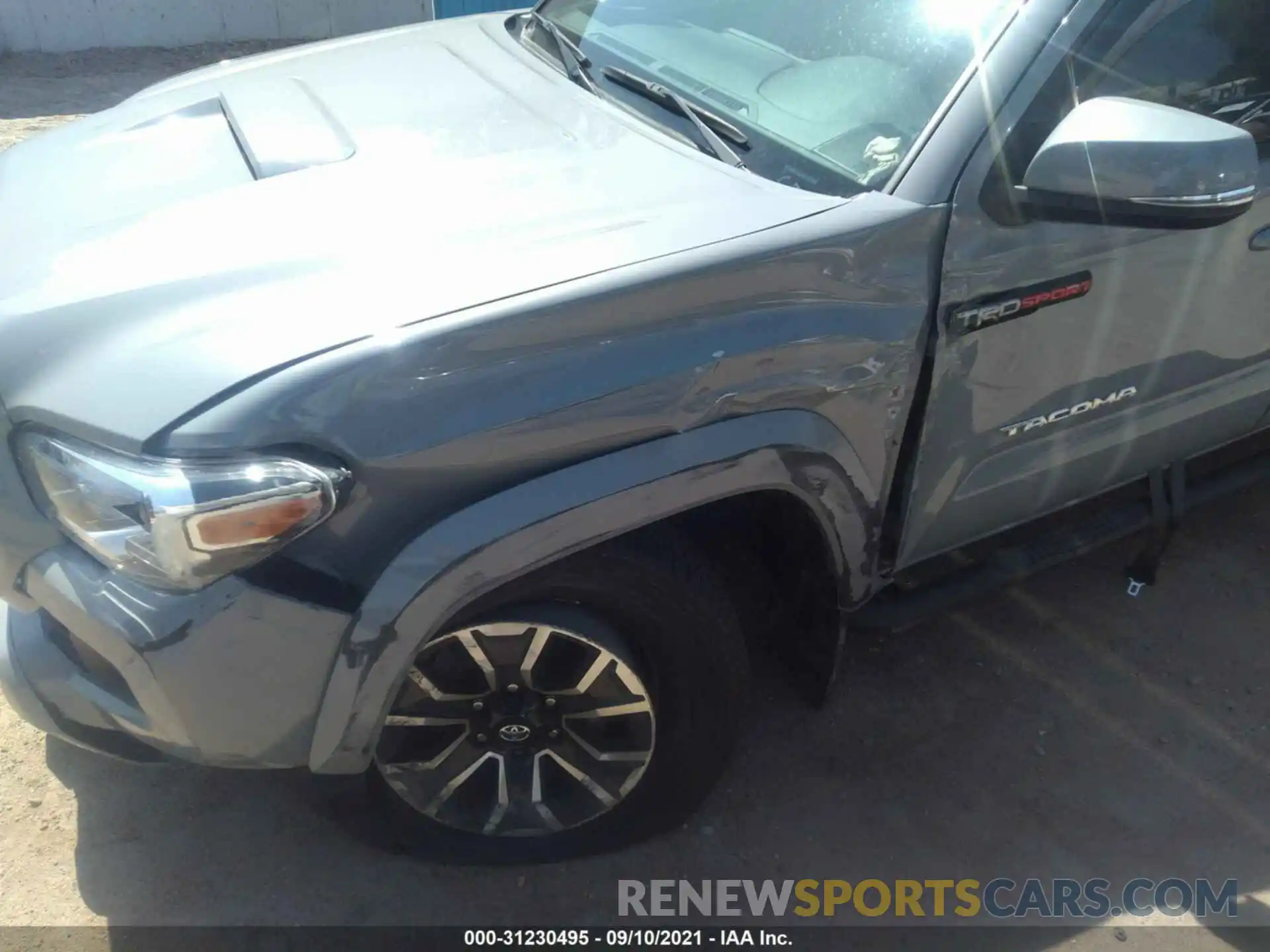 6 Photograph of a damaged car 3TMAZ5CN6LM138707 TOYOTA TACOMA 2WD 2020