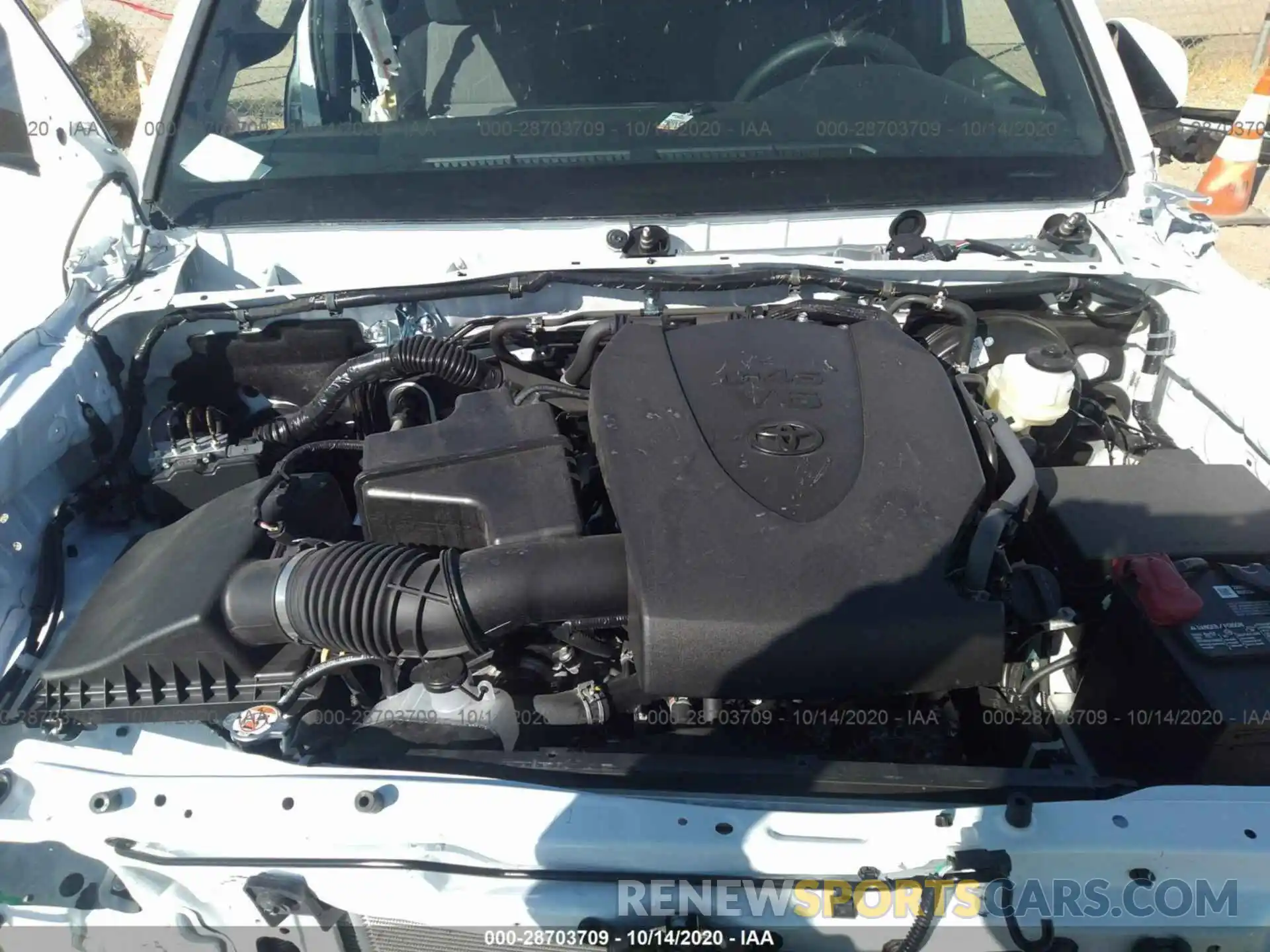 10 Photograph of a damaged car 3TMAZ5CN6LM139727 TOYOTA TACOMA 2WD 2020