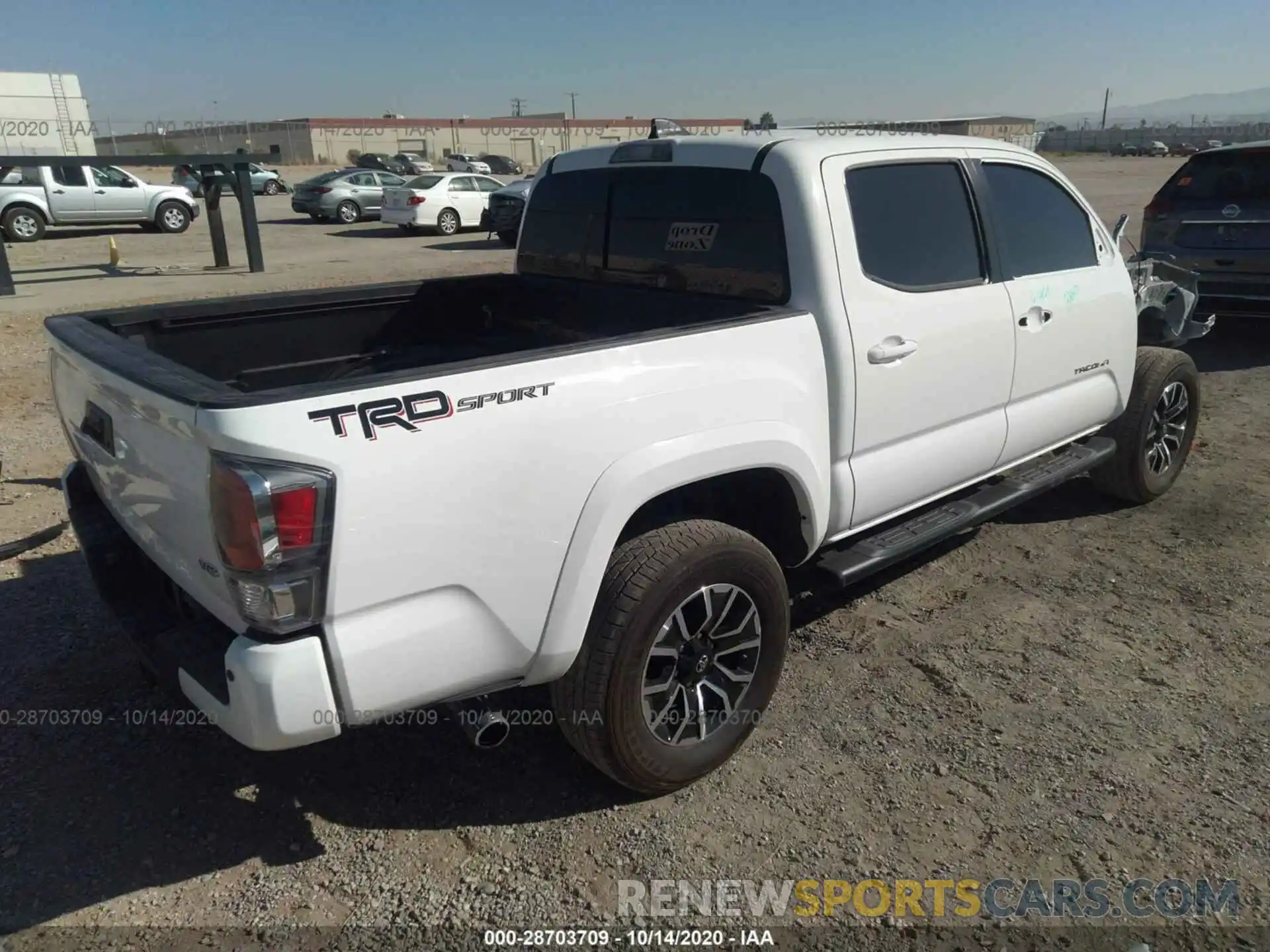 4 Photograph of a damaged car 3TMAZ5CN6LM139727 TOYOTA TACOMA 2WD 2020