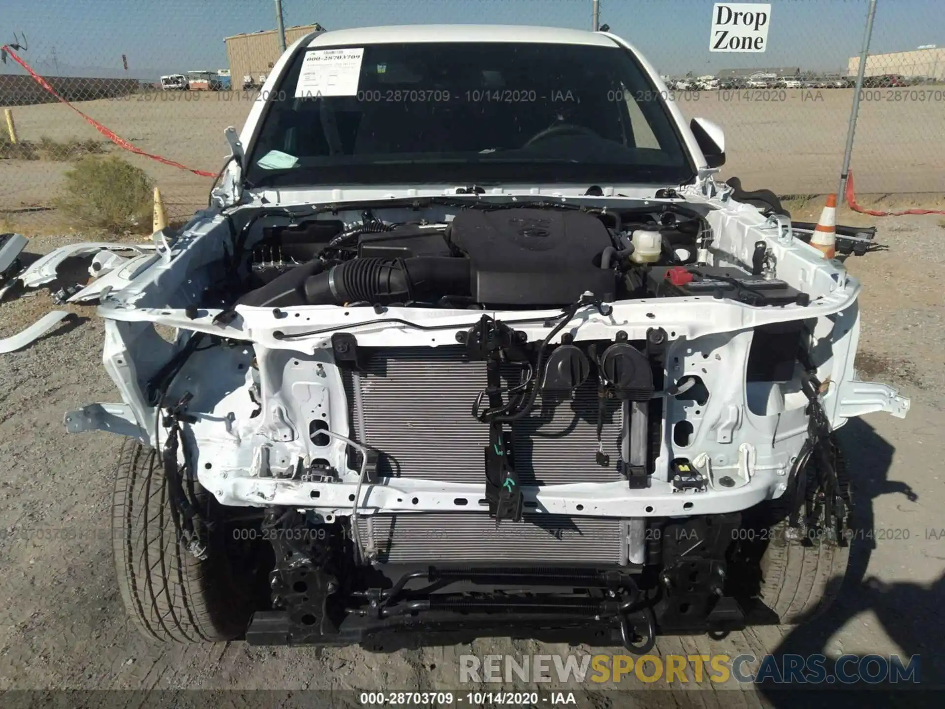 6 Photograph of a damaged car 3TMAZ5CN6LM139727 TOYOTA TACOMA 2WD 2020