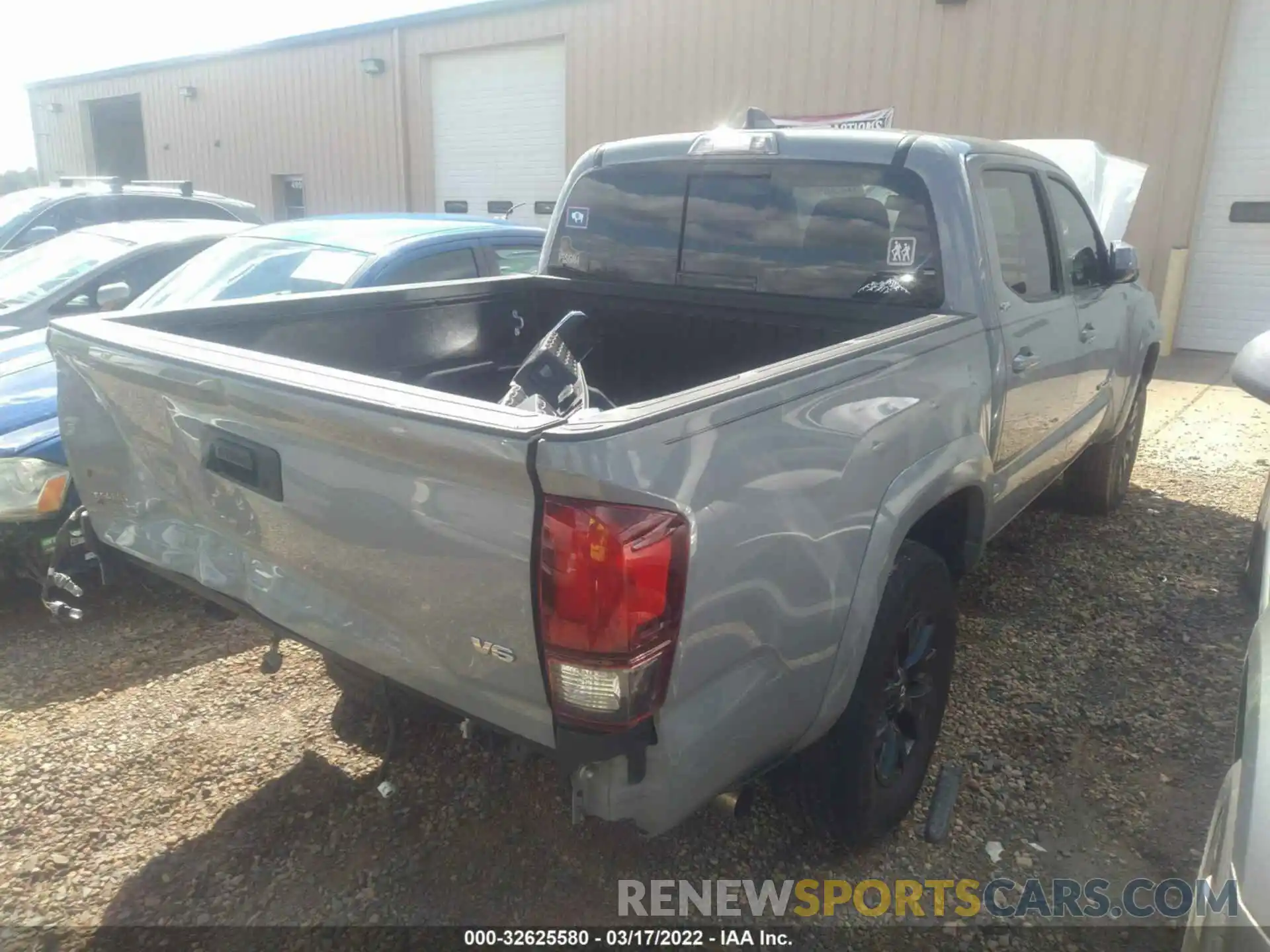 4 Photograph of a damaged car 3TMAZ5CN7LM116022 TOYOTA TACOMA 2WD 2020