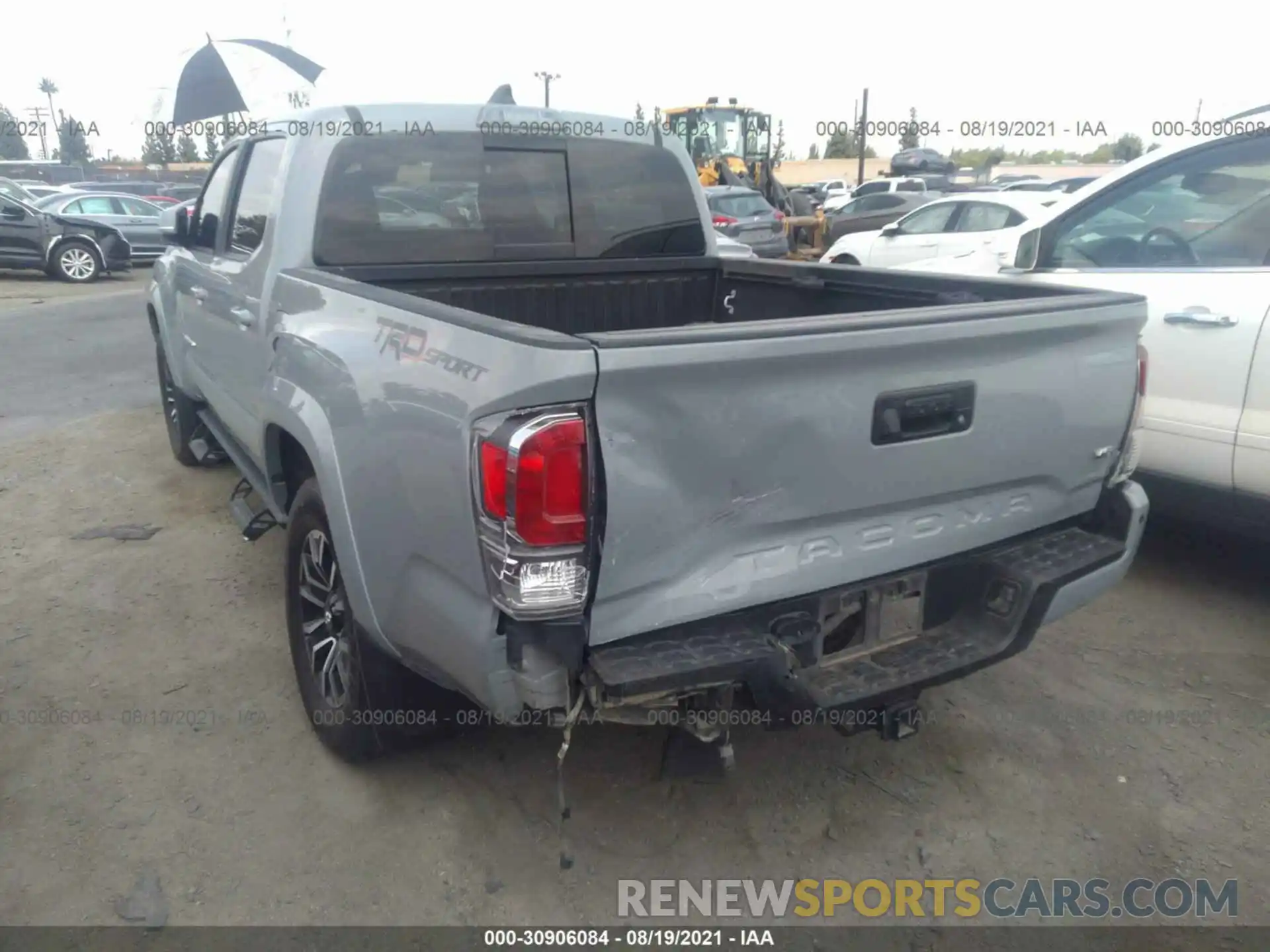 3 Photograph of a damaged car 3TMAZ5CN7LM116568 TOYOTA TACOMA 2WD 2020