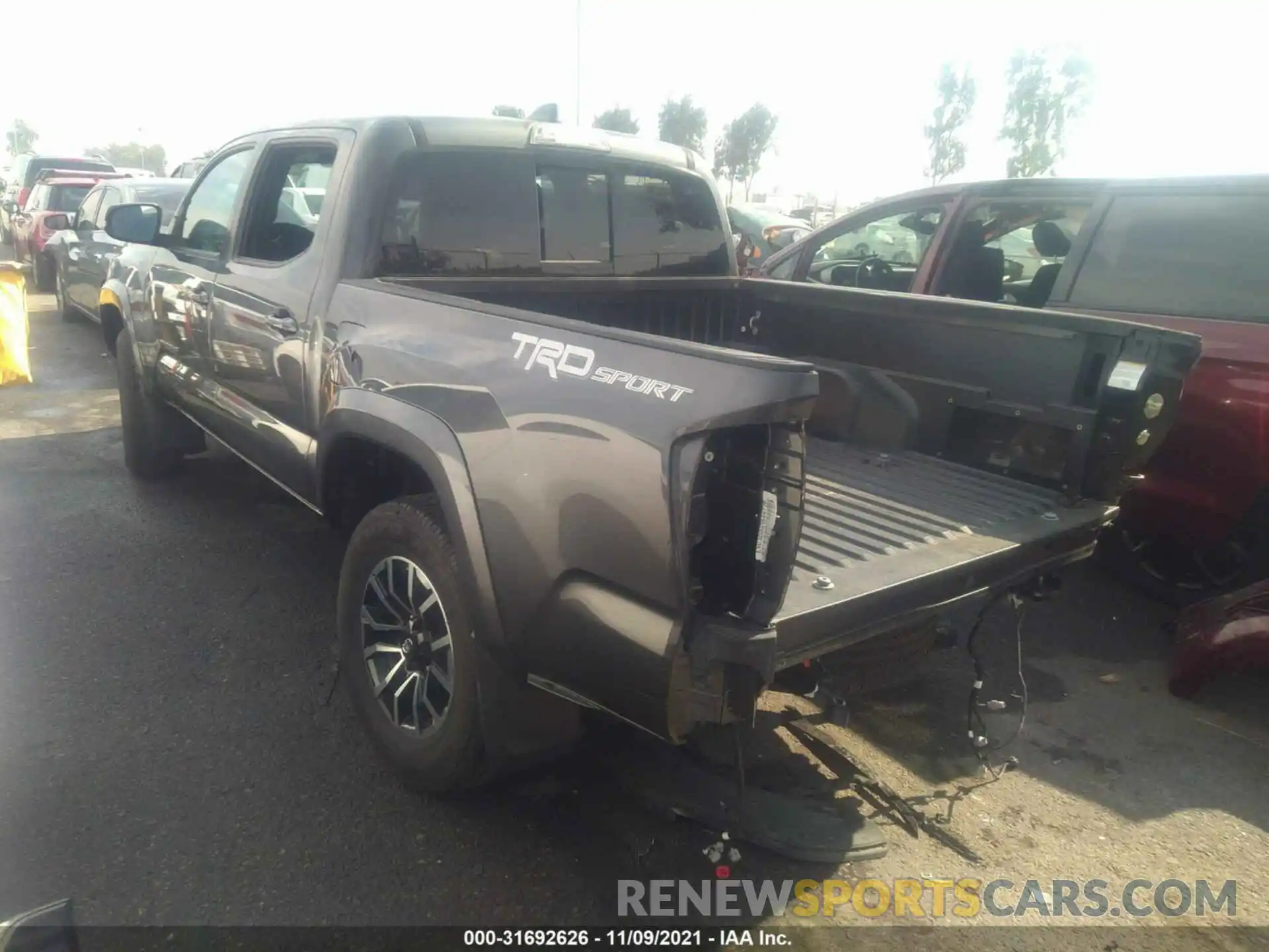 3 Фотография поврежденного автомобиля 3TMAZ5CN7LM122368 TOYOTA TACOMA 2WD 2020