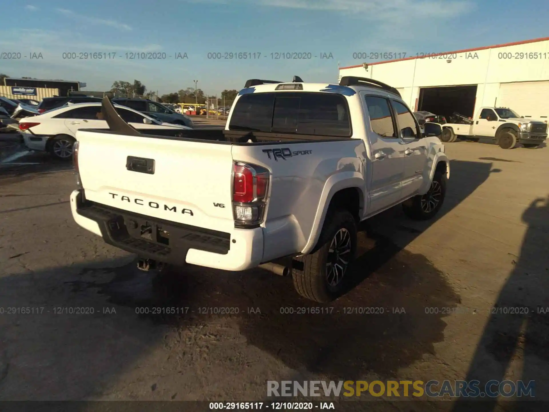 4 Photograph of a damaged car 3TMAZ5CN7LM124198 TOYOTA TACOMA 2WD 2020