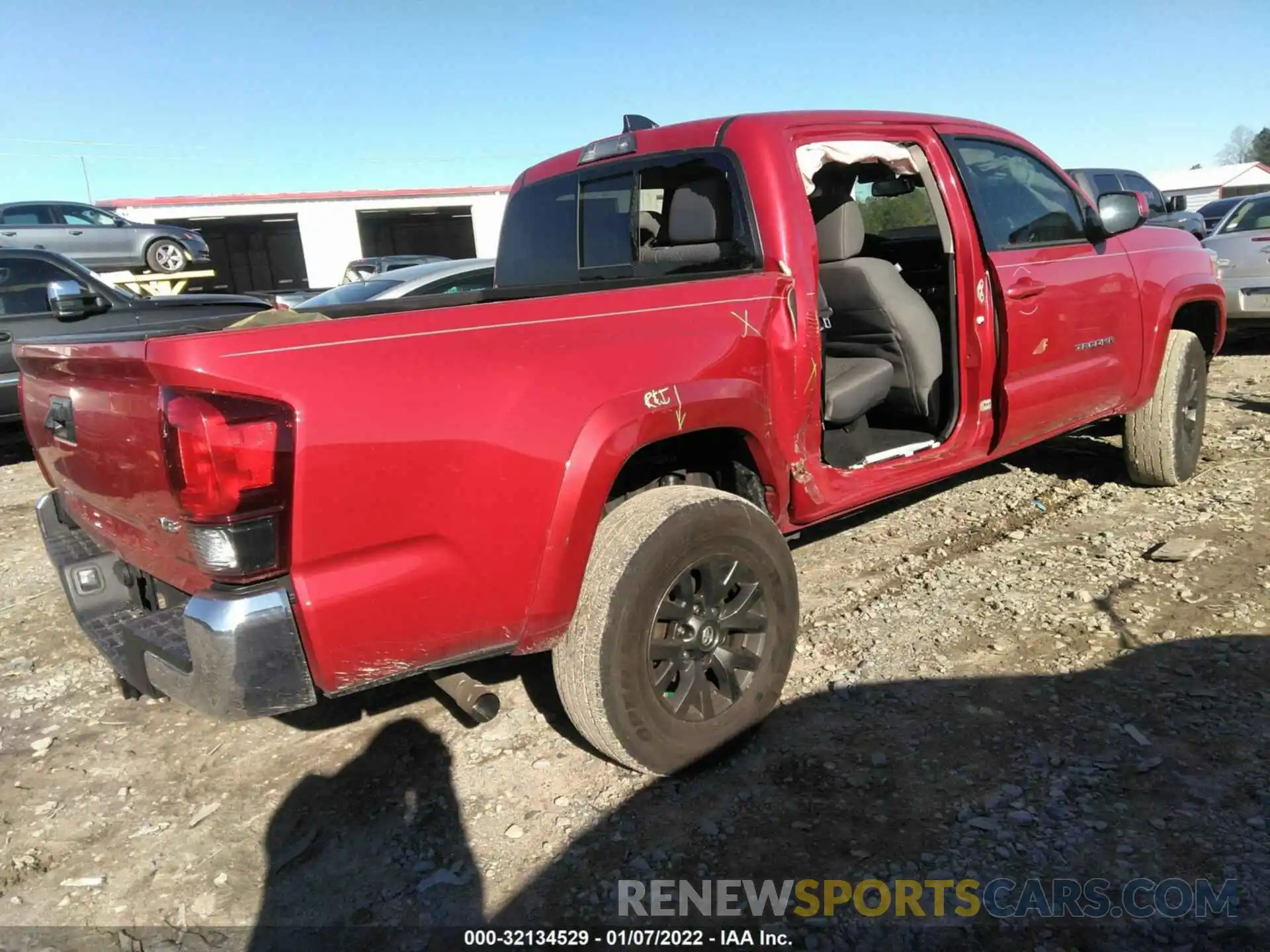 4 Photograph of a damaged car 3TMAZ5CN7LM126517 TOYOTA TACOMA 2WD 2020