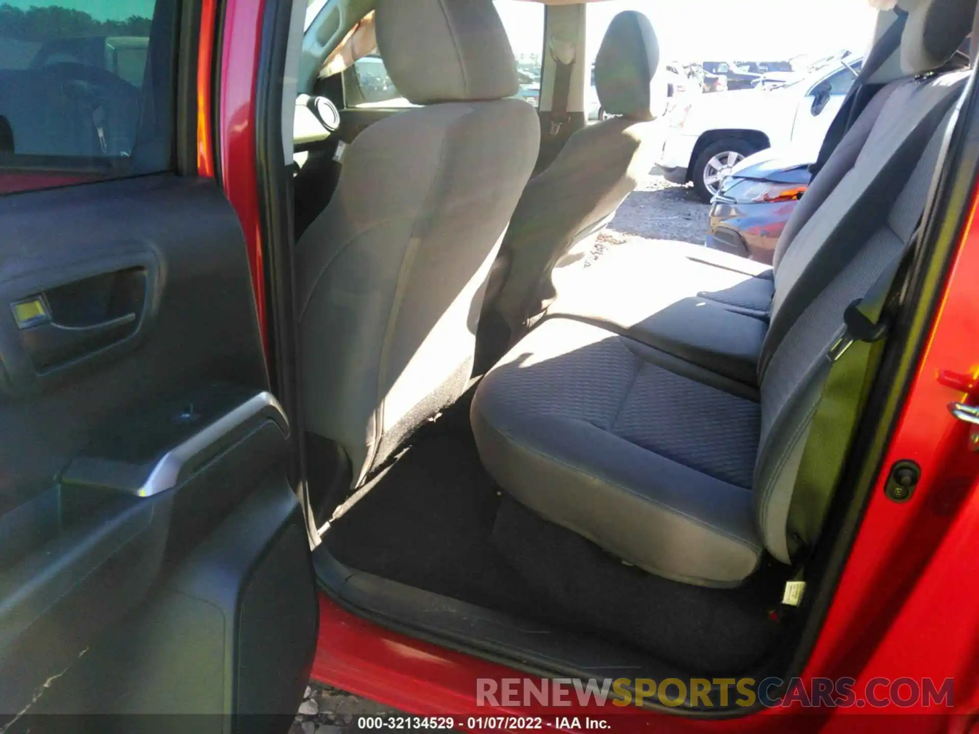 8 Photograph of a damaged car 3TMAZ5CN7LM126517 TOYOTA TACOMA 2WD 2020