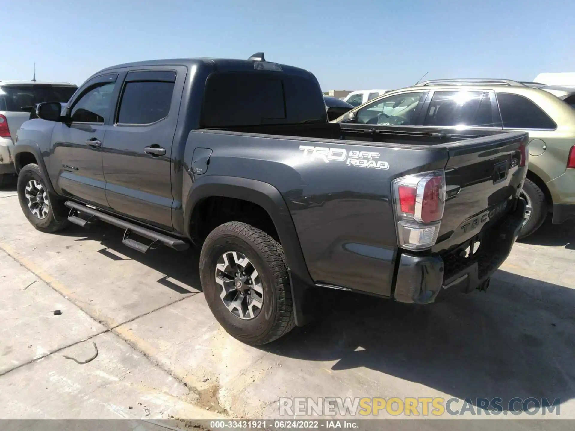 3 Photograph of a damaged car 3TMAZ5CN7LM135346 TOYOTA TACOMA 2WD 2020