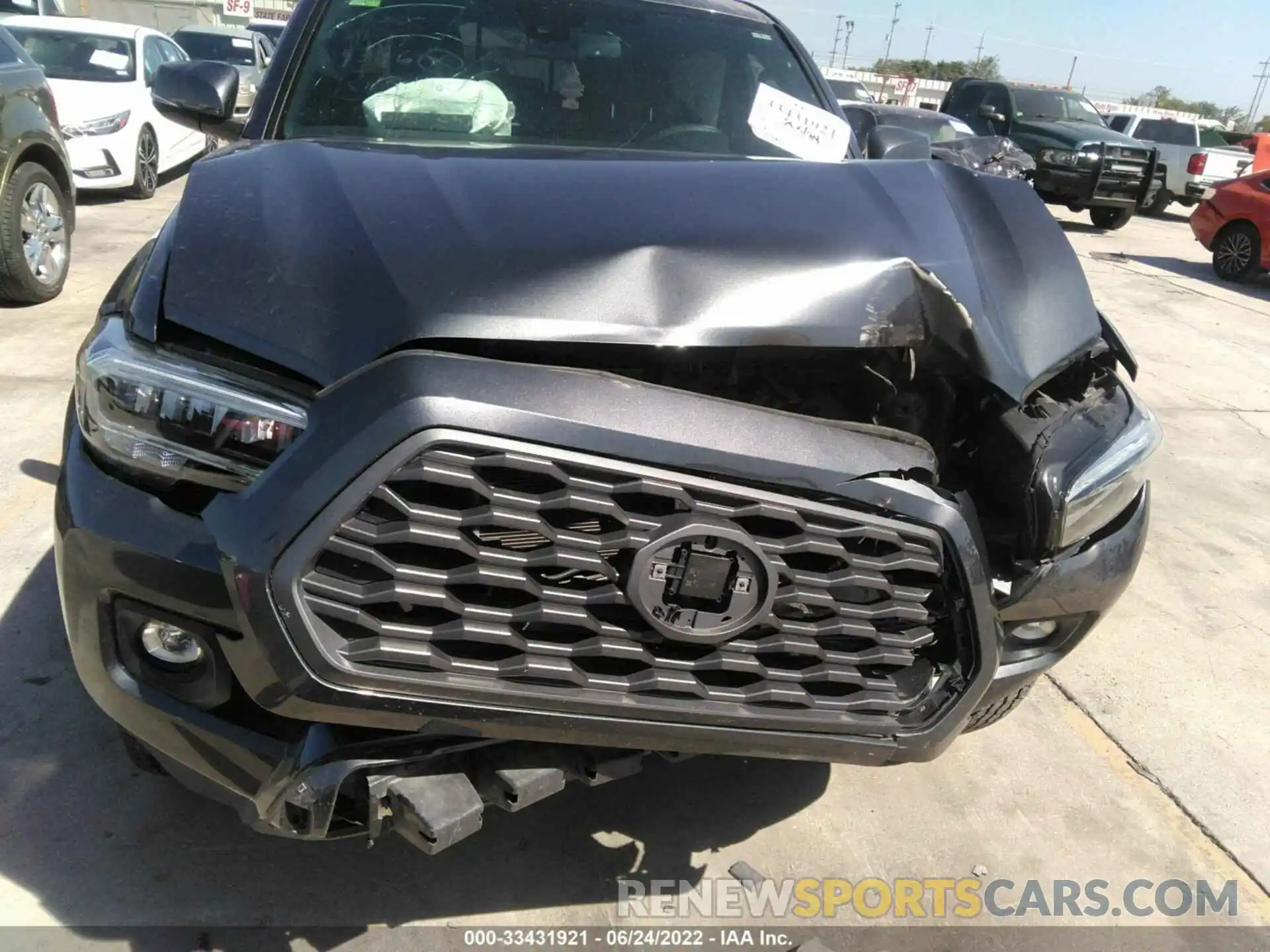 6 Photograph of a damaged car 3TMAZ5CN7LM135346 TOYOTA TACOMA 2WD 2020