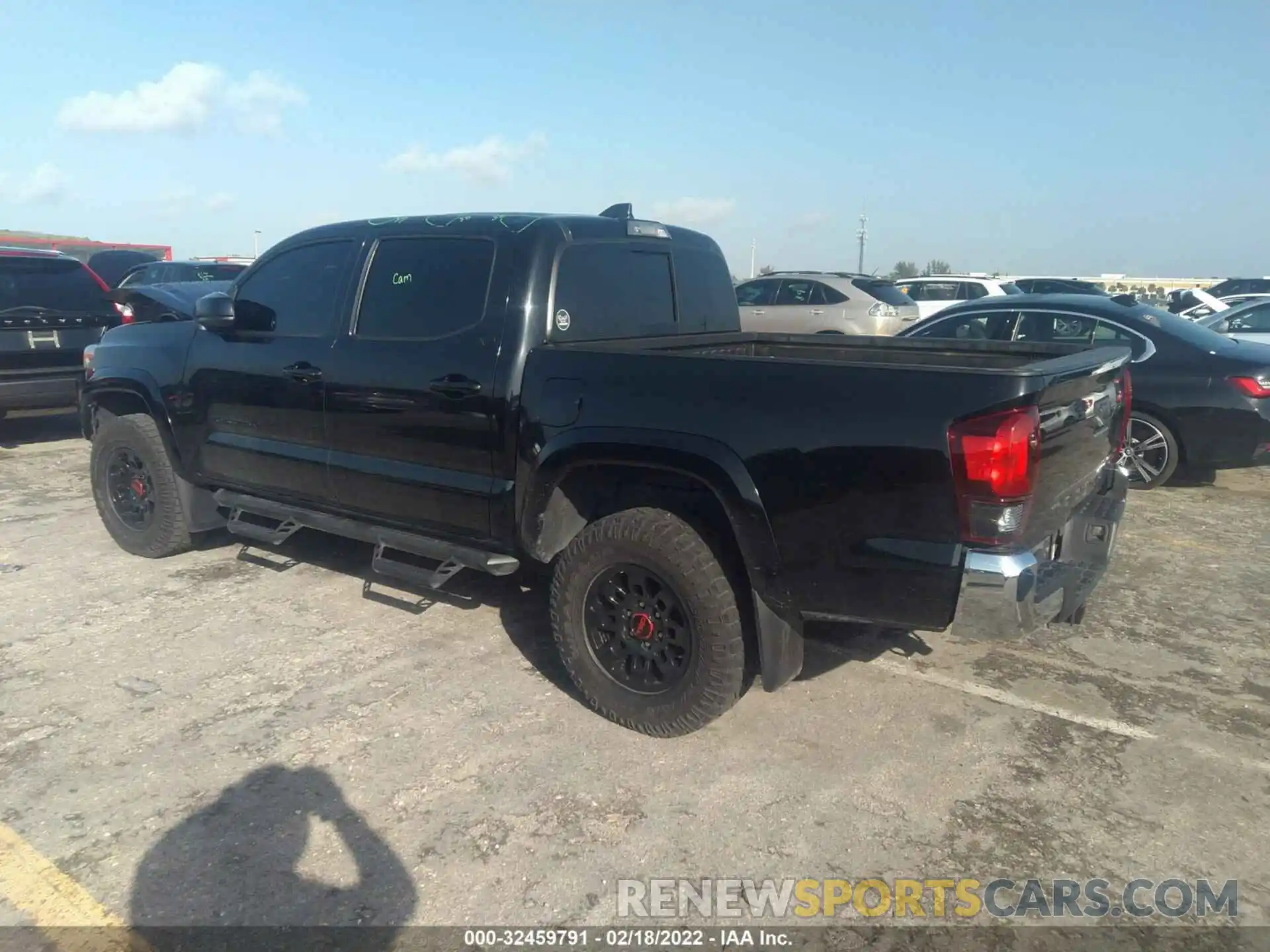 3 Photograph of a damaged car 3TMAZ5CN8LM116658 TOYOTA TACOMA 2WD 2020