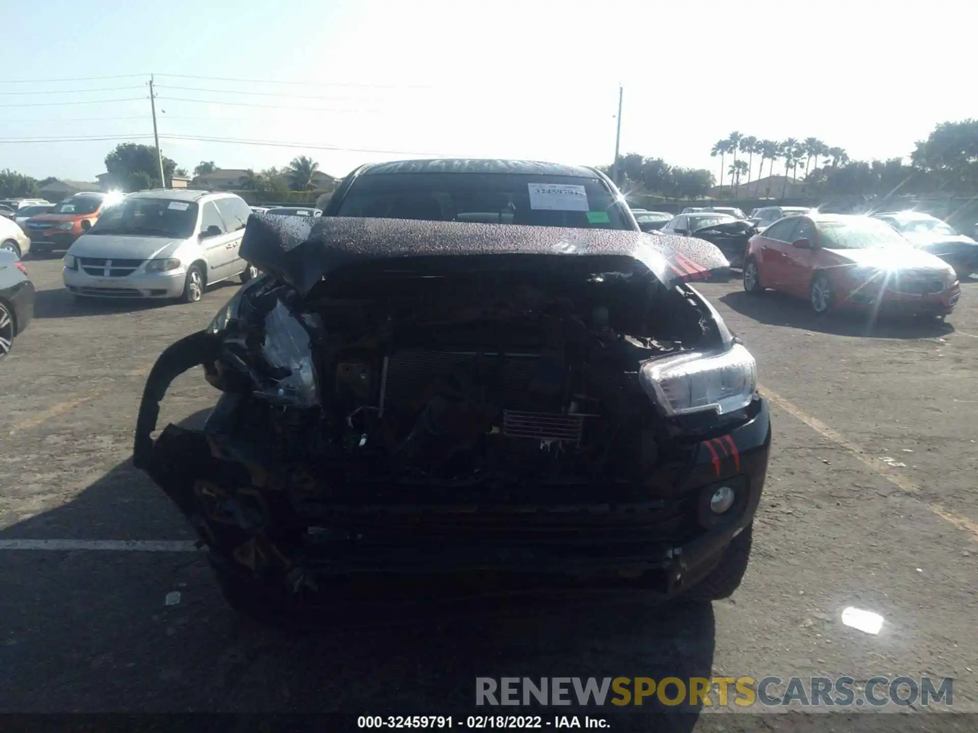 6 Photograph of a damaged car 3TMAZ5CN8LM116658 TOYOTA TACOMA 2WD 2020