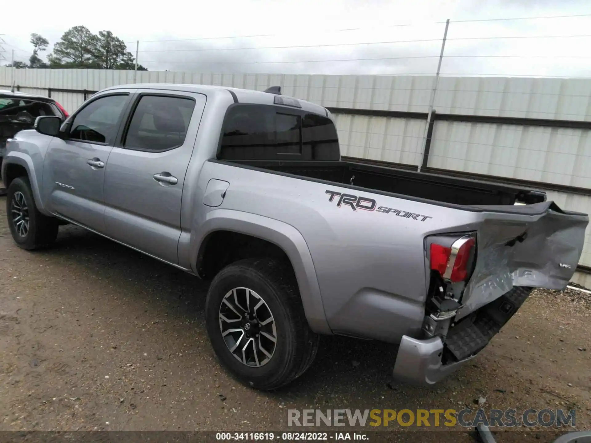 3 Photograph of a damaged car 3TMAZ5CN8LM124162 TOYOTA TACOMA 2WD 2020